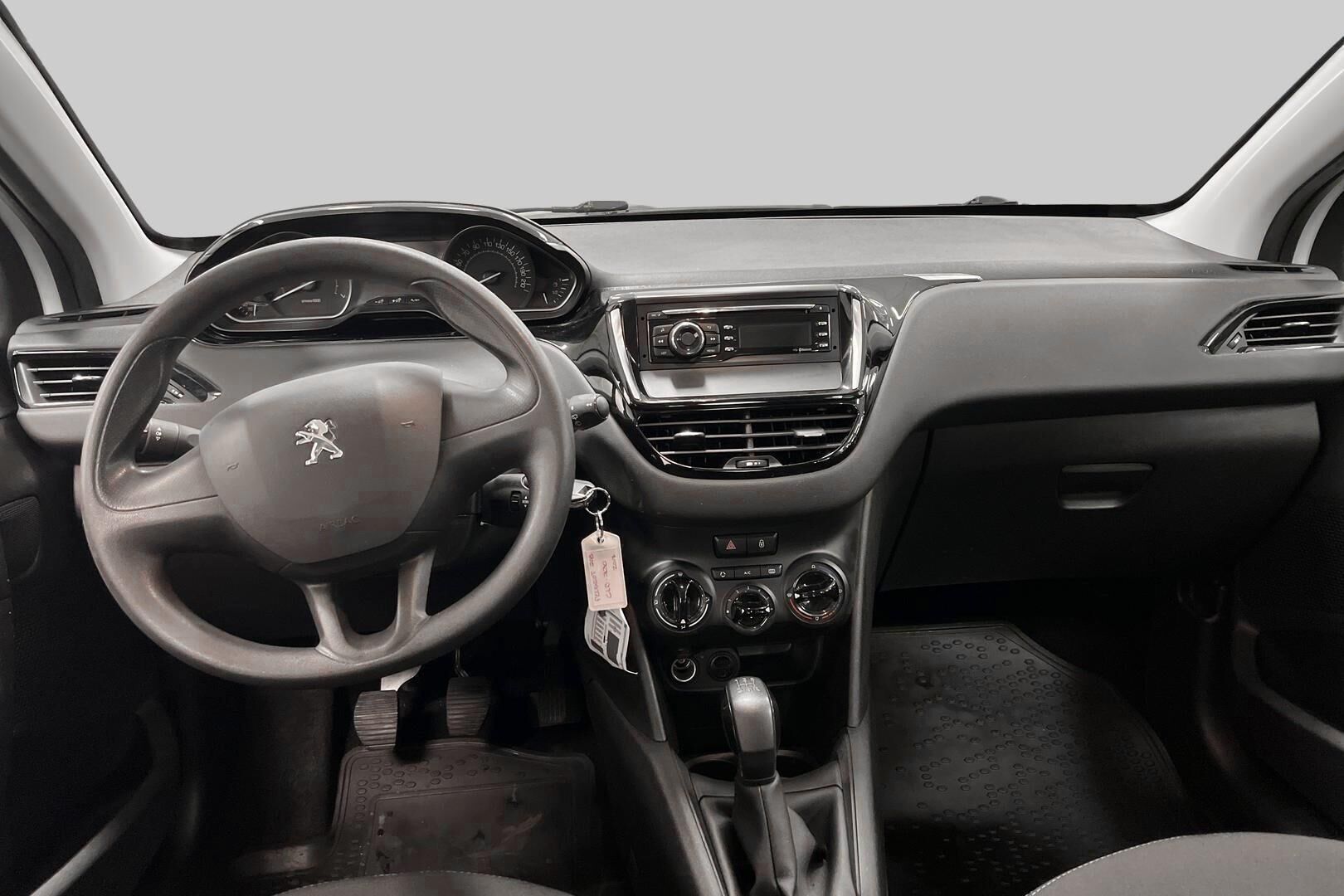 Peugeot 208 iso kuva 11