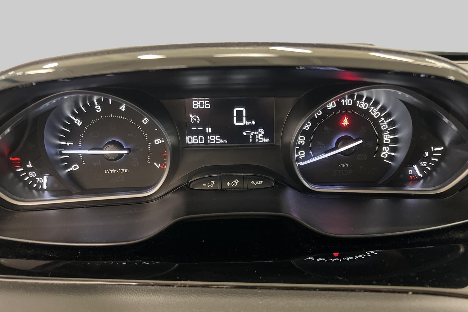 Peugeot 208 iso kuva 14