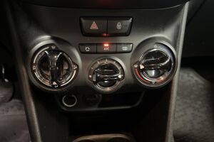 Peugeot 208 esikatselu 18