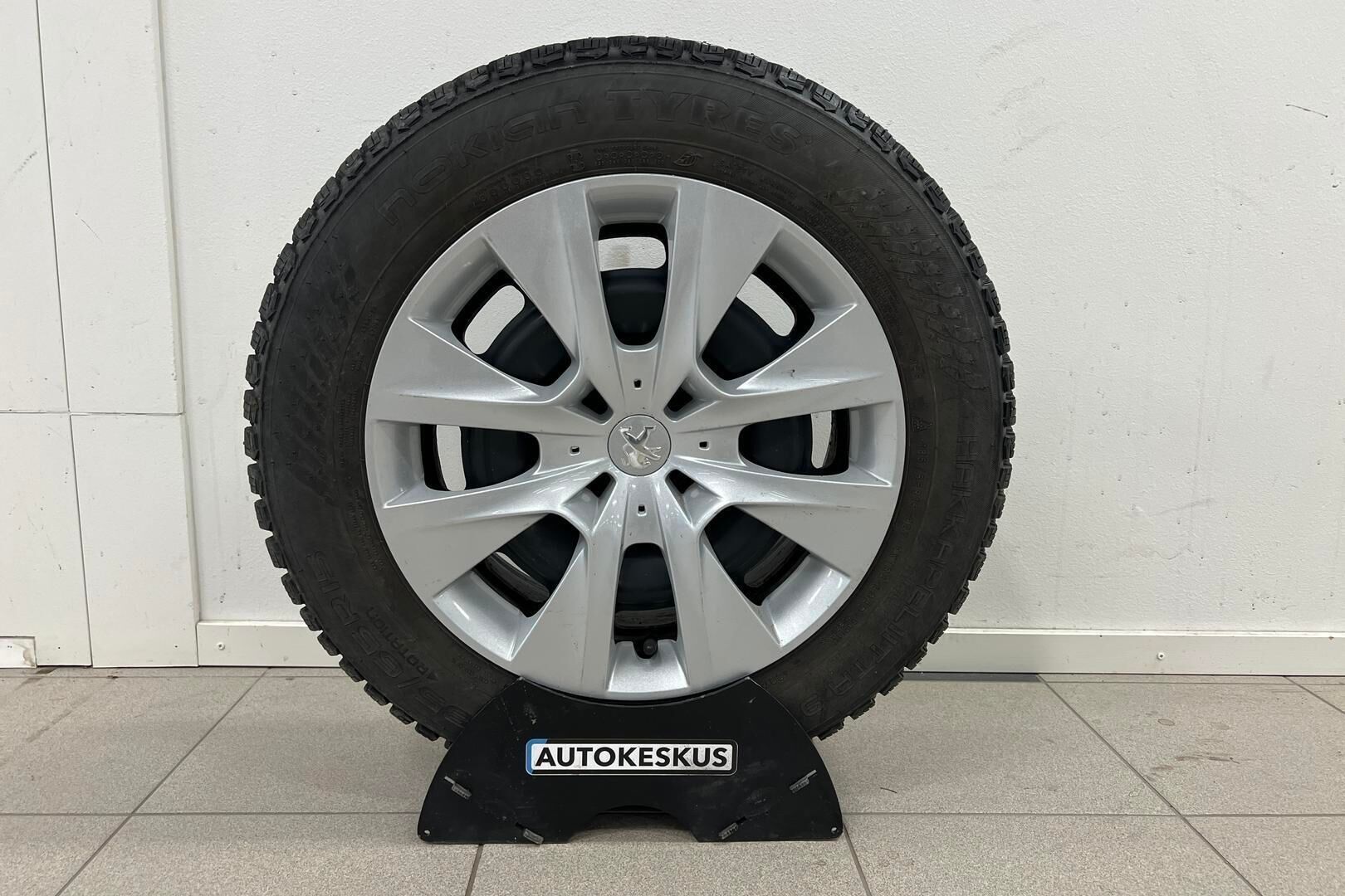 Peugeot 208 iso kuva 20