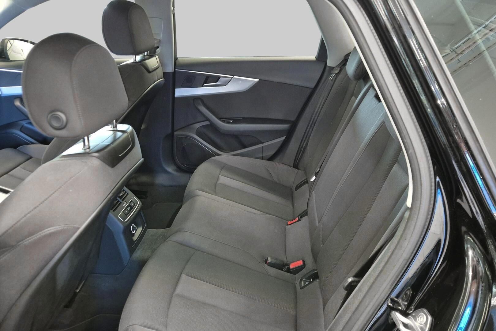Audi A4 iso kuva 9