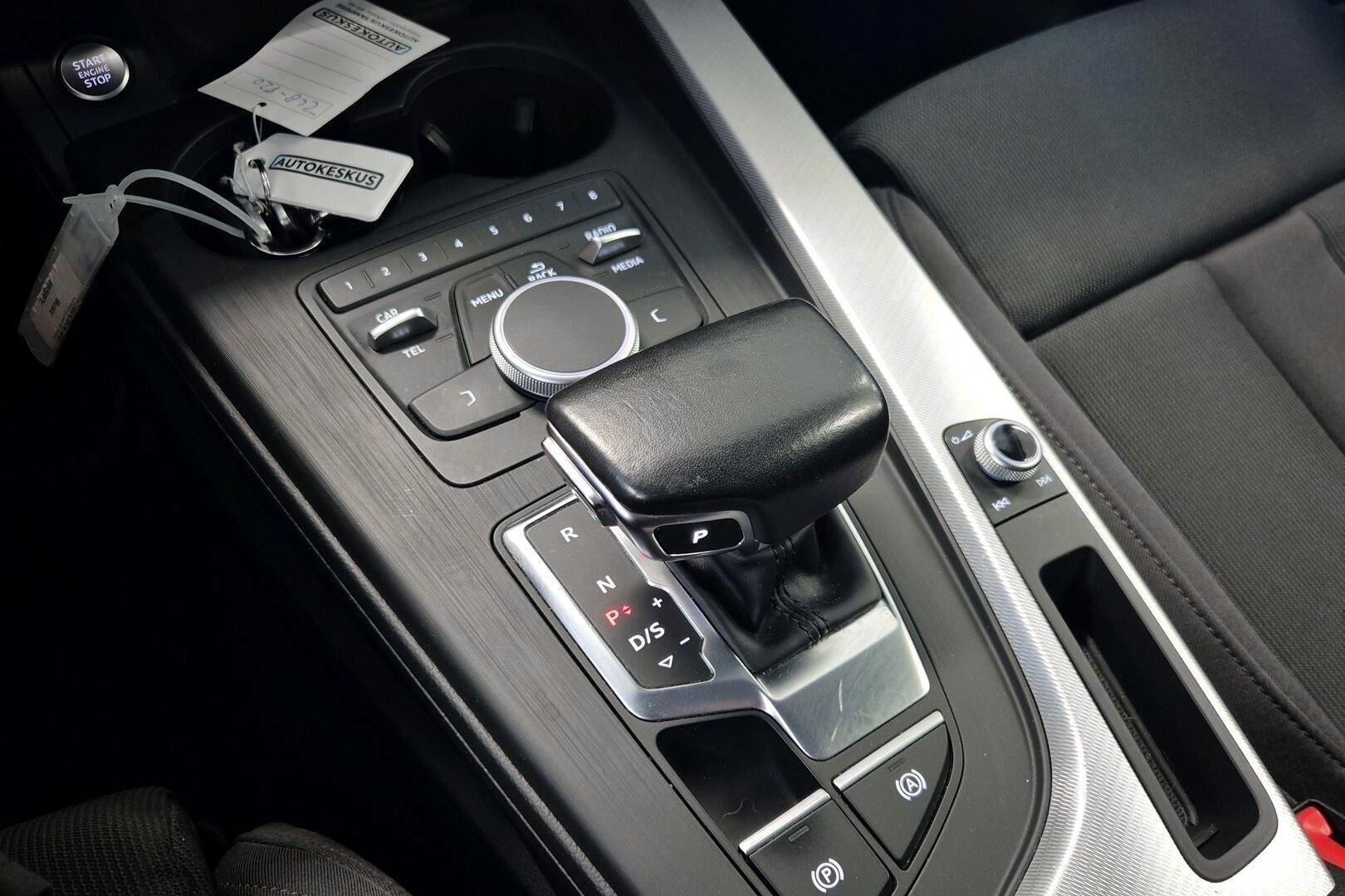 Audi A4 iso kuva 14
