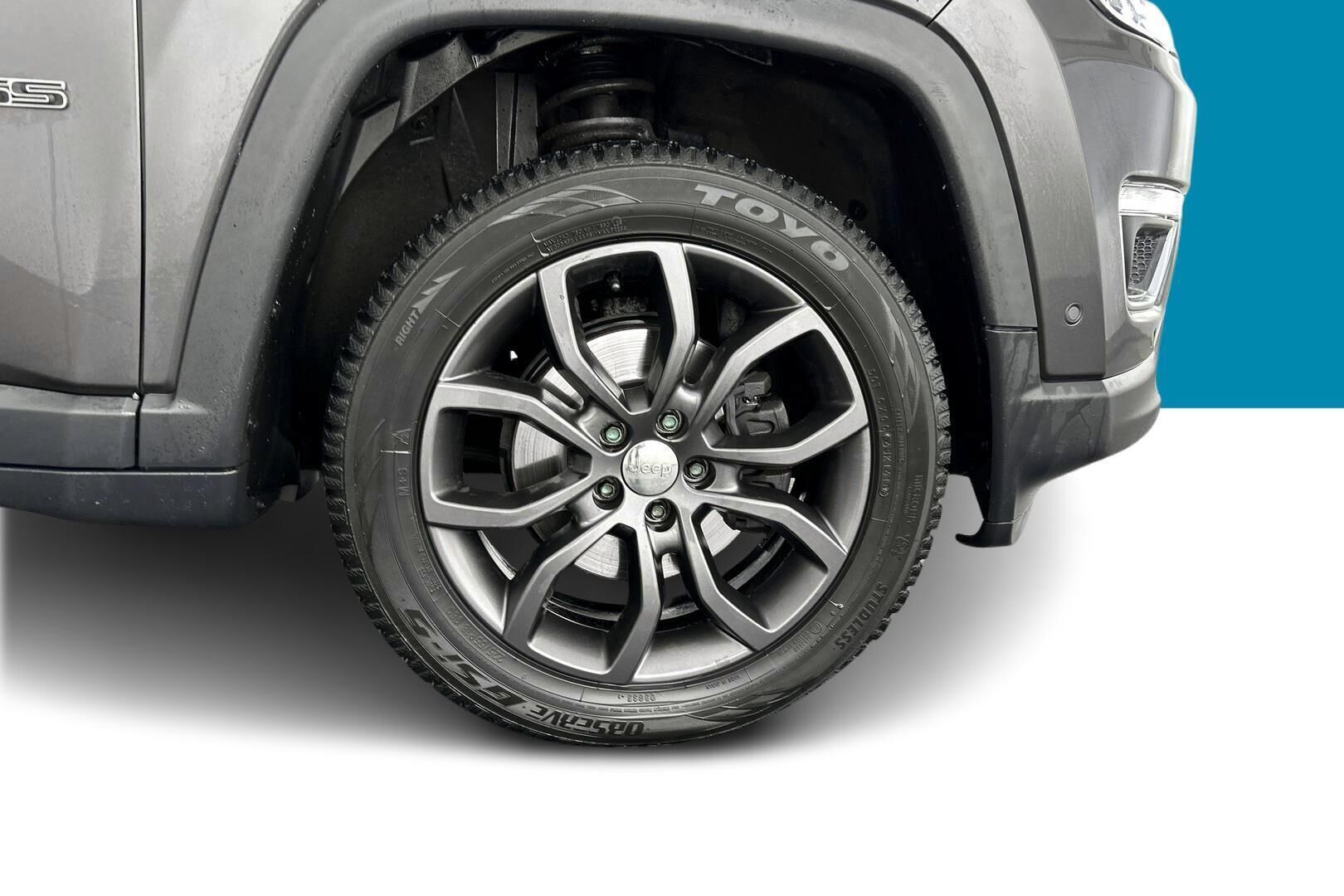 Jeep Compass iso kuva 13