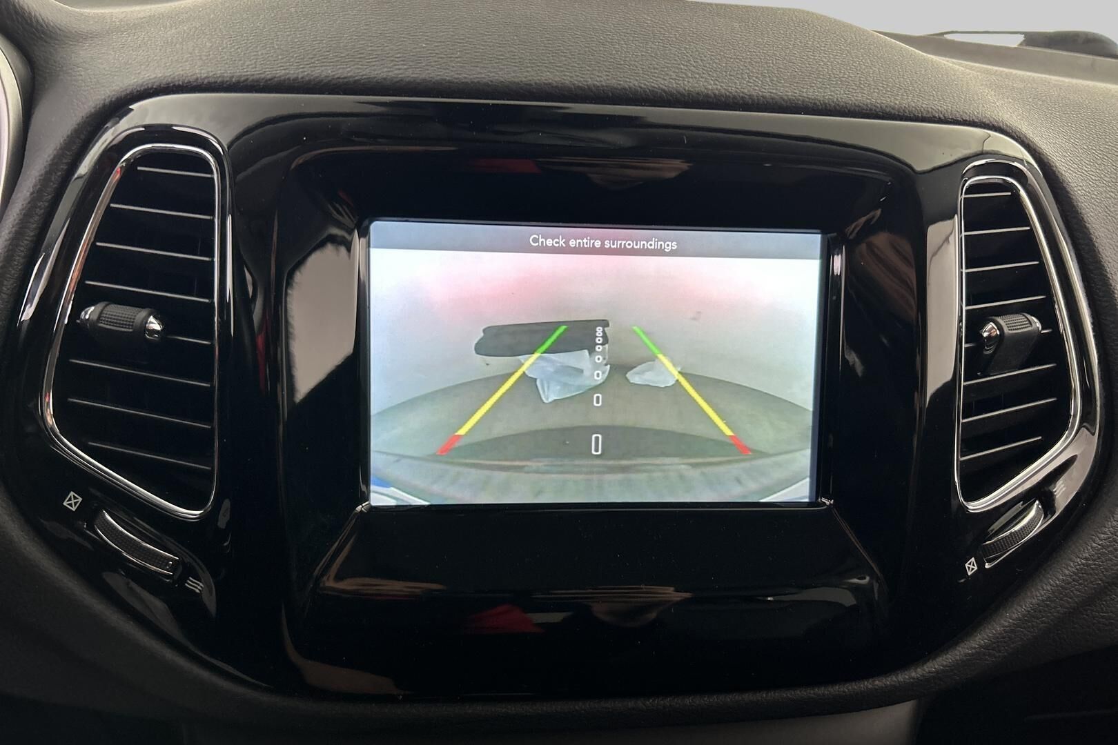 Jeep Compass iso kuva 22