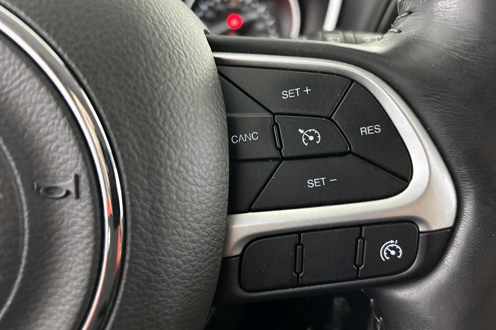 Jeep Compass iso kuva 27