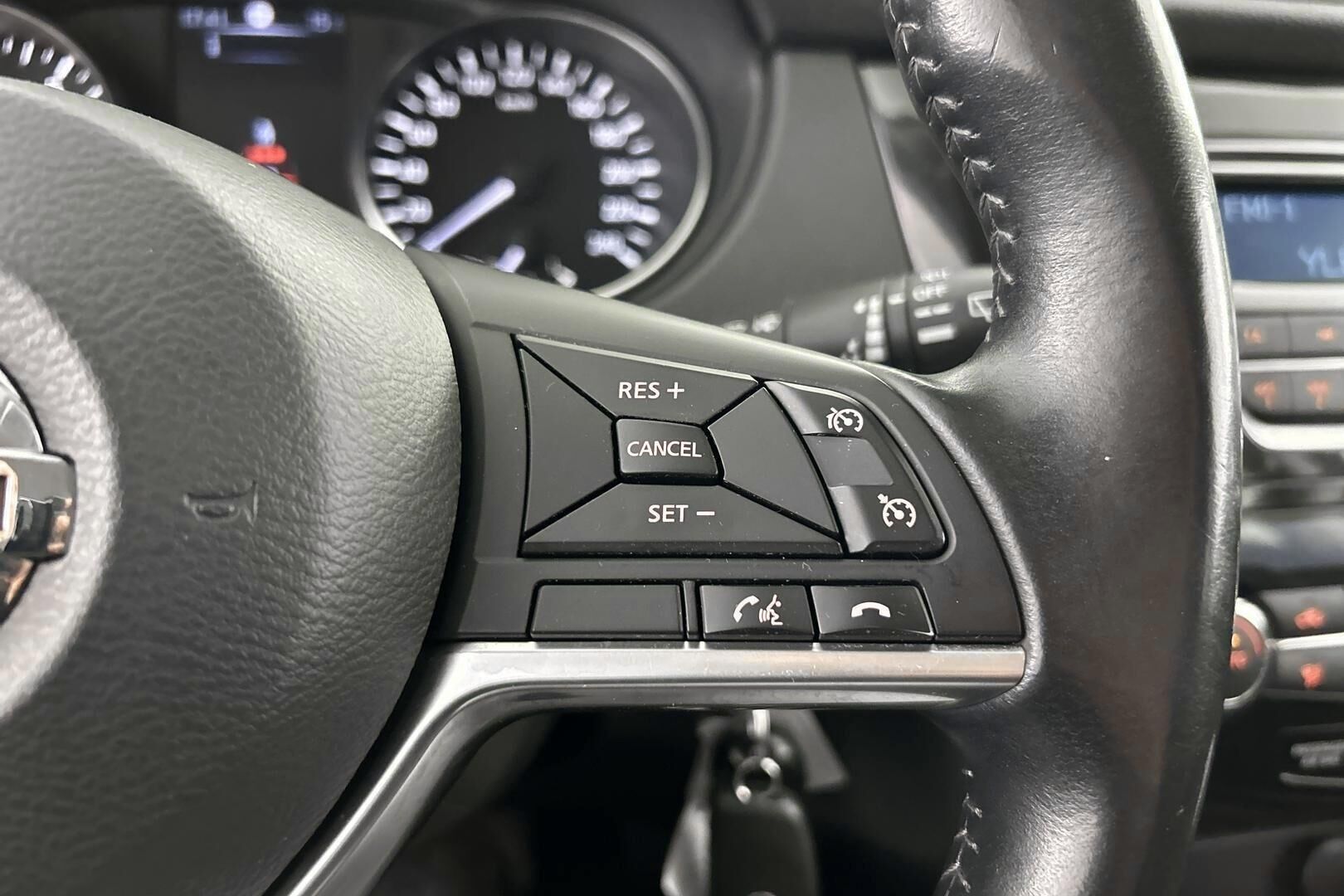 Nissan Qashqai iso kuva 17