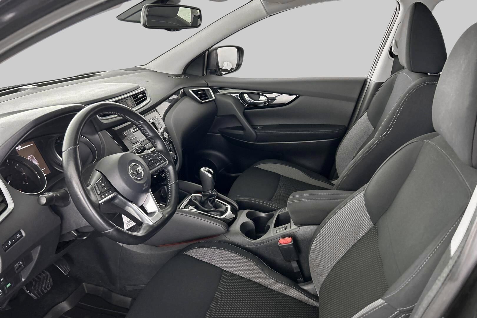 Nissan Qashqai iso kuva 8