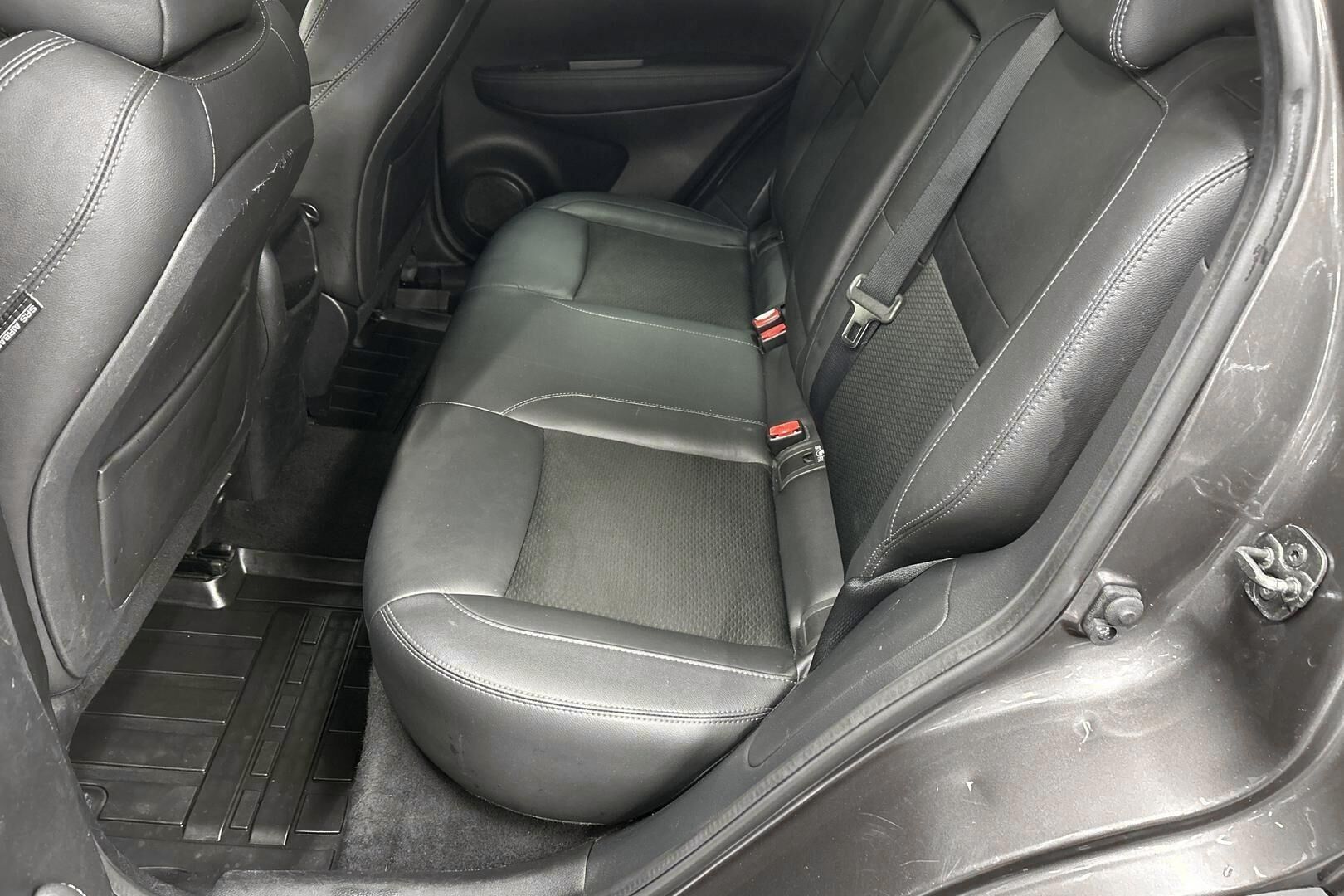 Nissan Qashqai iso kuva 10