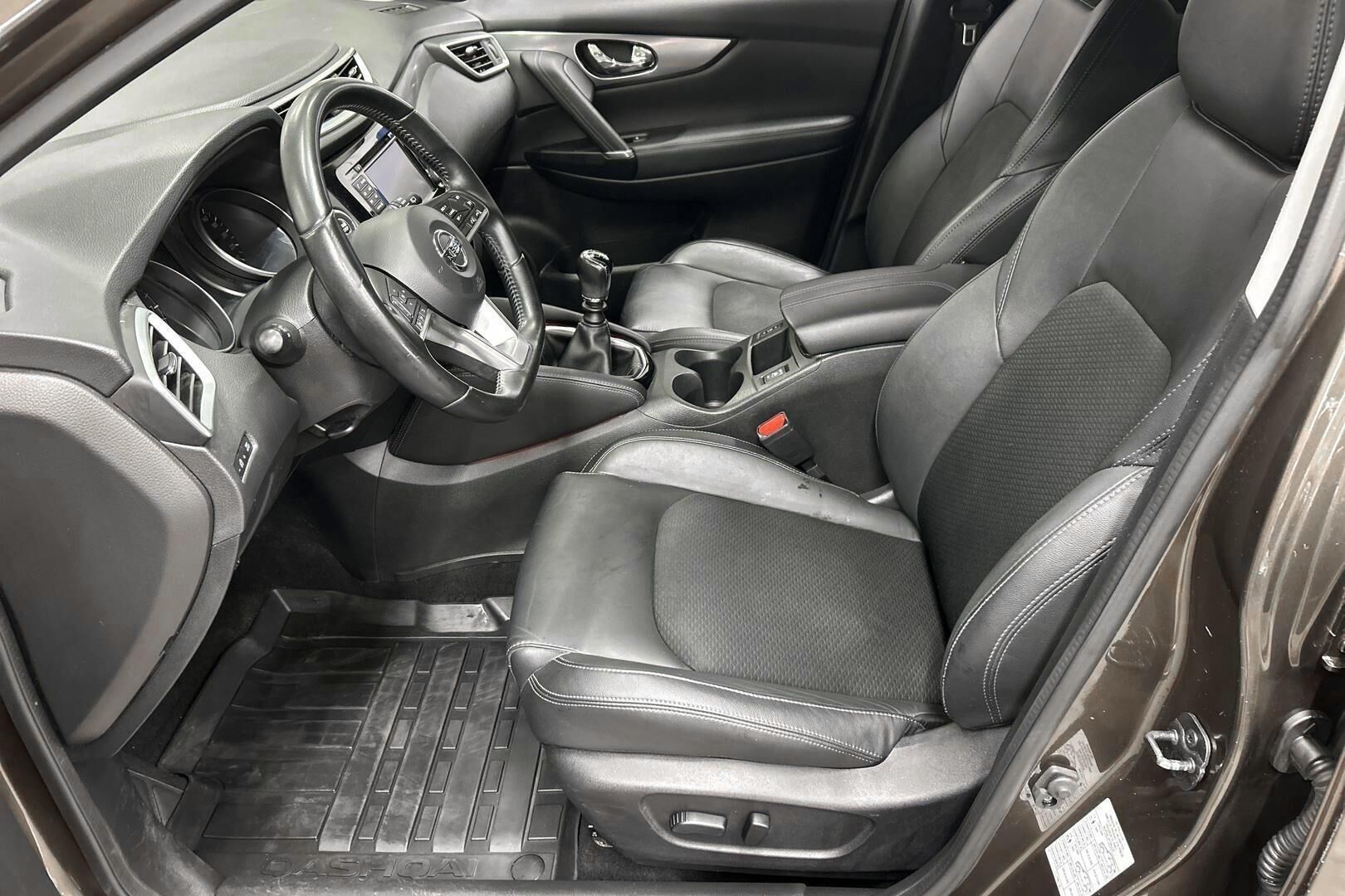 Nissan Qashqai iso kuva 9
