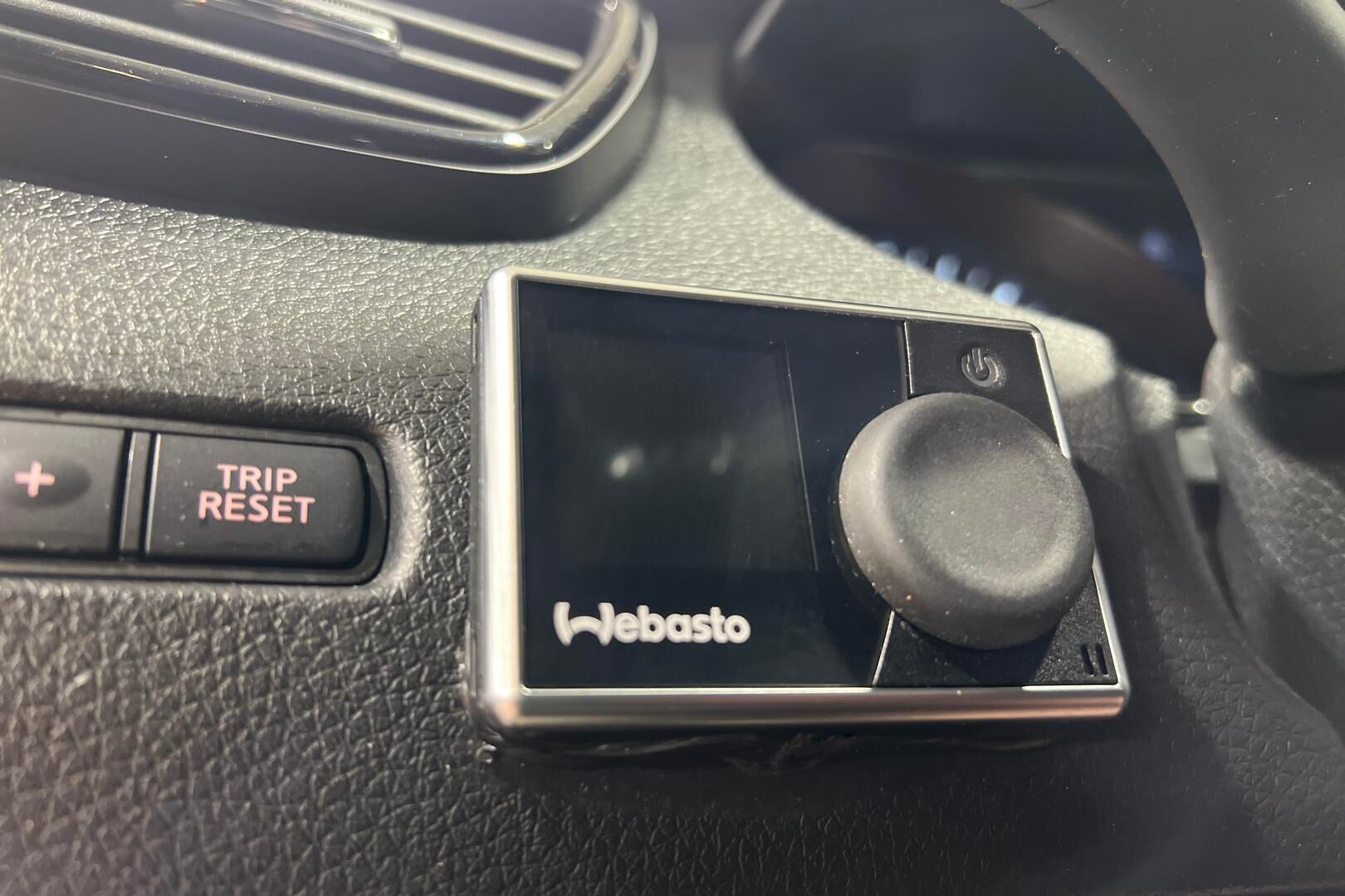 Nissan X-Trail iso kuva 15