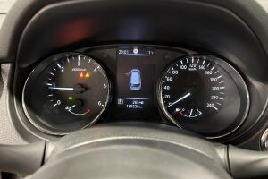 Nissan X-Trail esikatselu 17