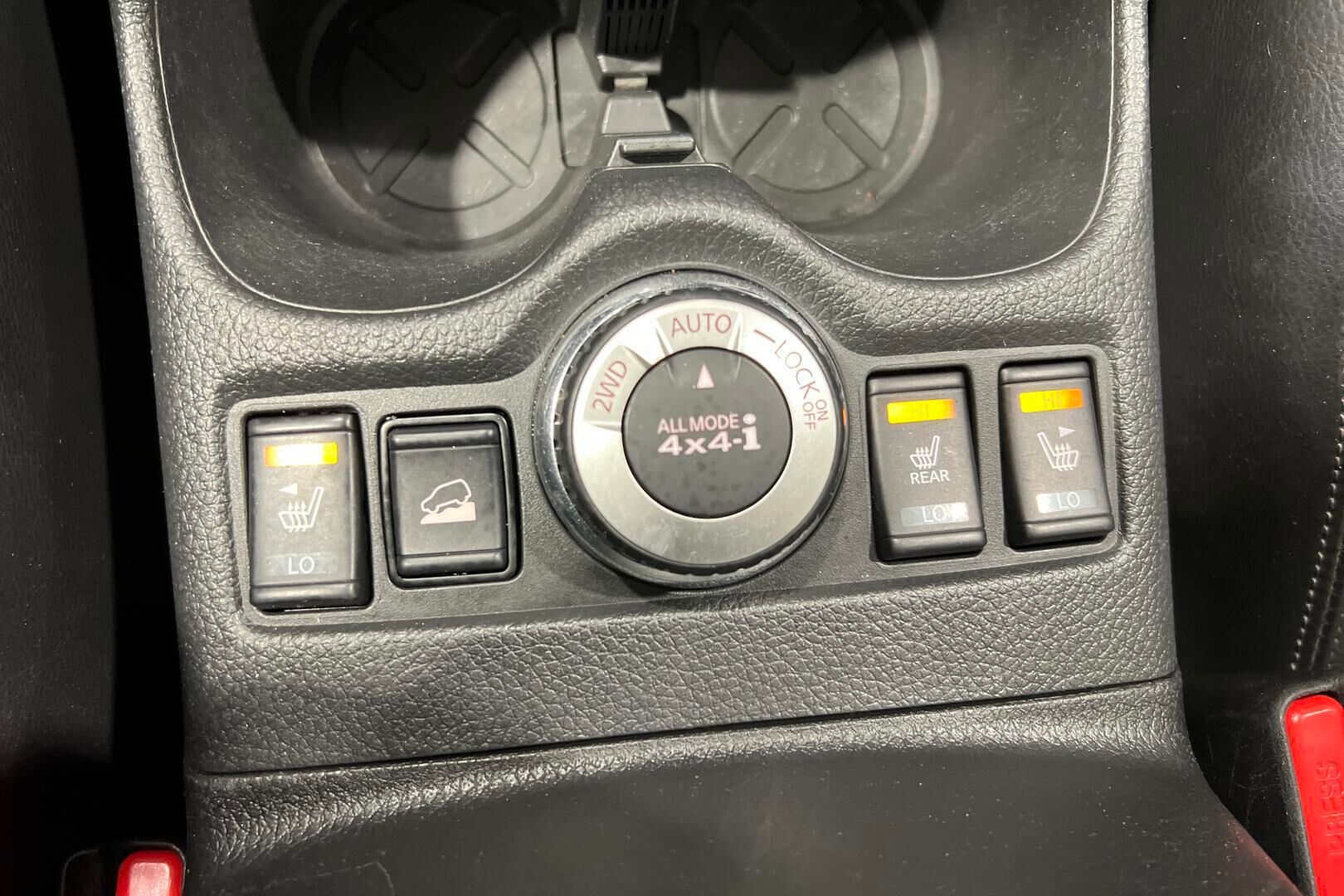 Nissan X-Trail iso kuva 27
