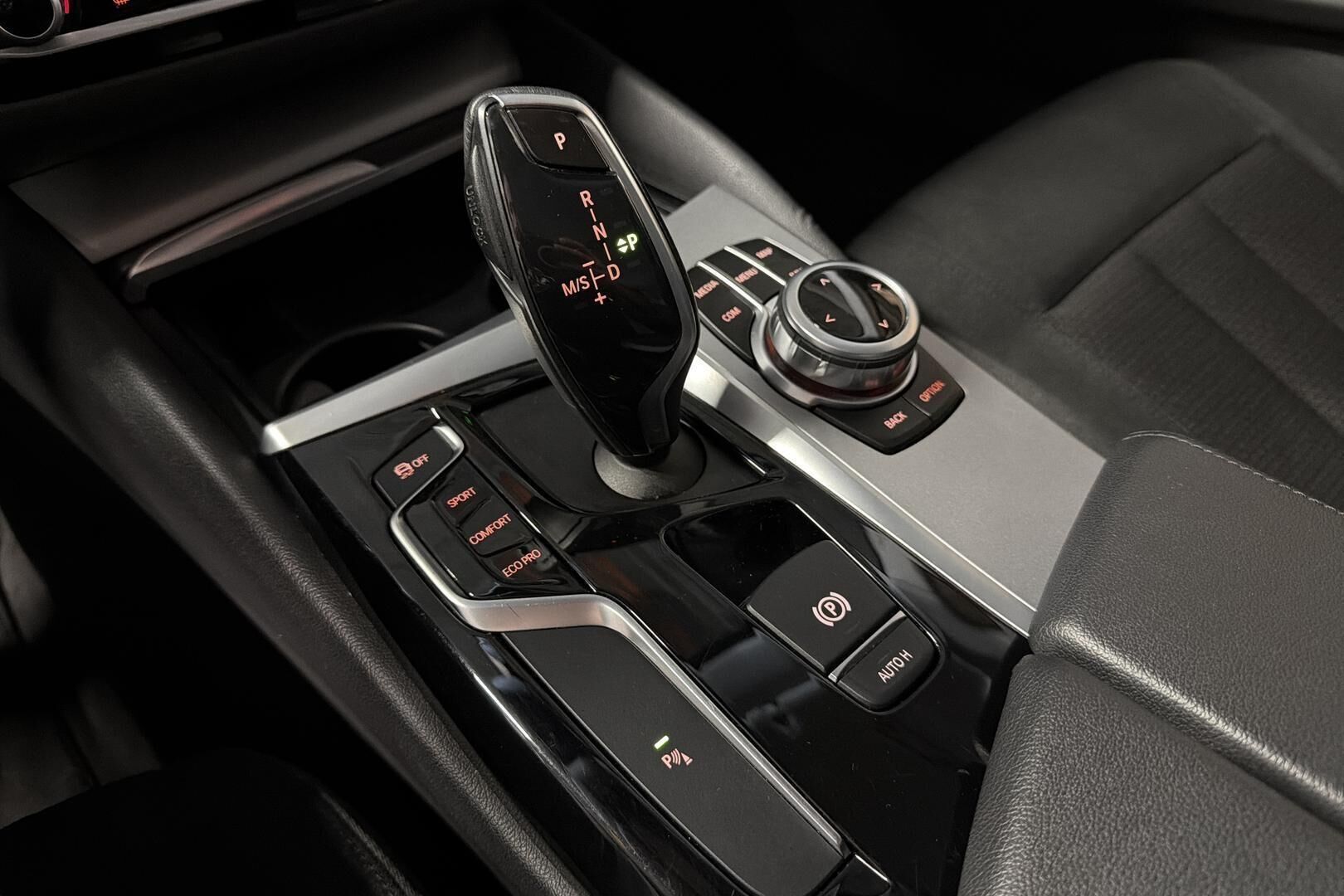 BMW 5-sarja iso kuva 37