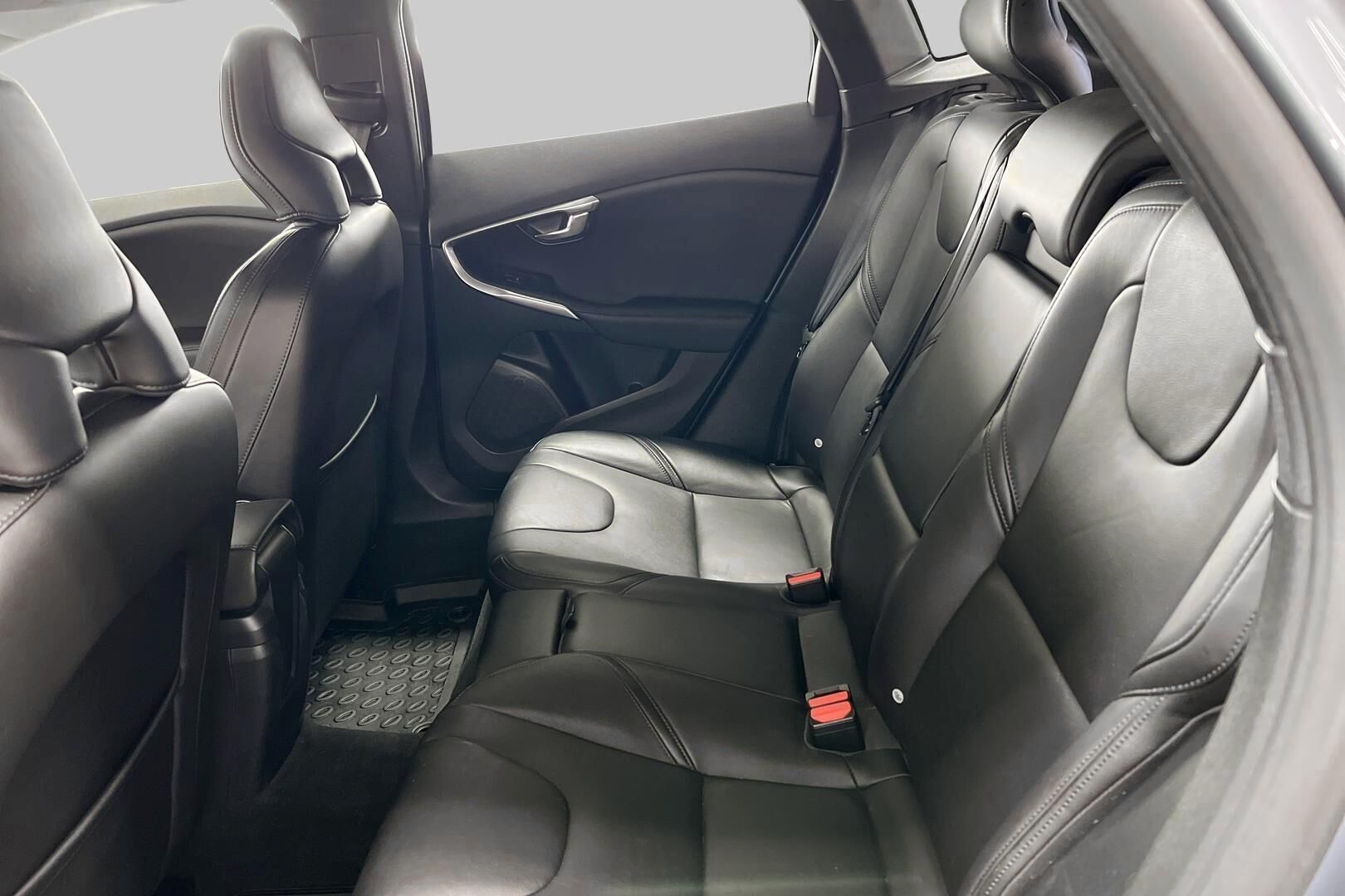 Volvo V40 iso kuva 9