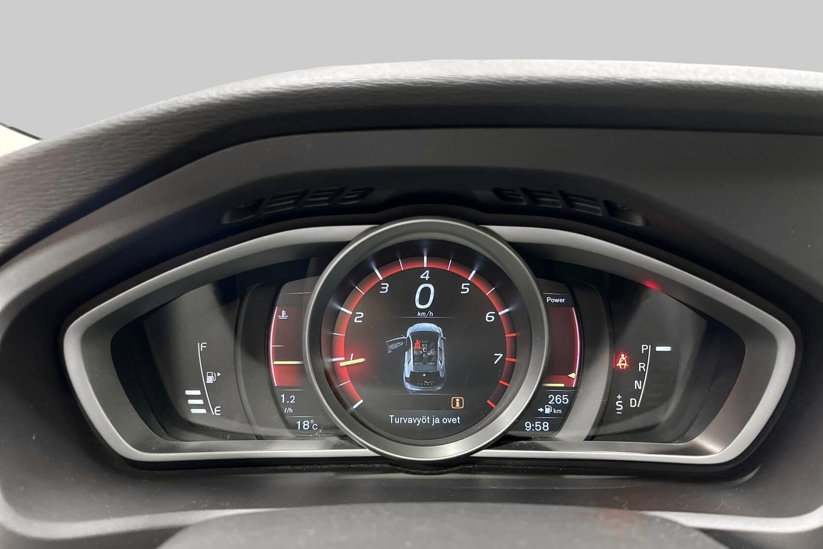 Volvo V40 iso kuva 19