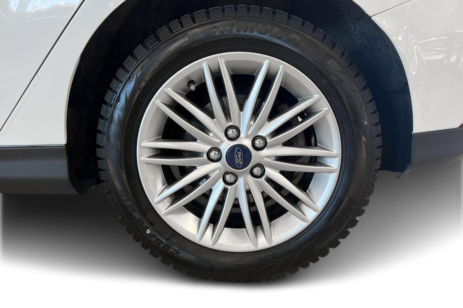 Ford Focus iso kuva 13