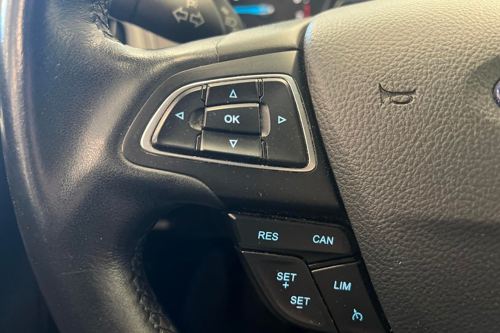 Ford Focus iso kuva 17