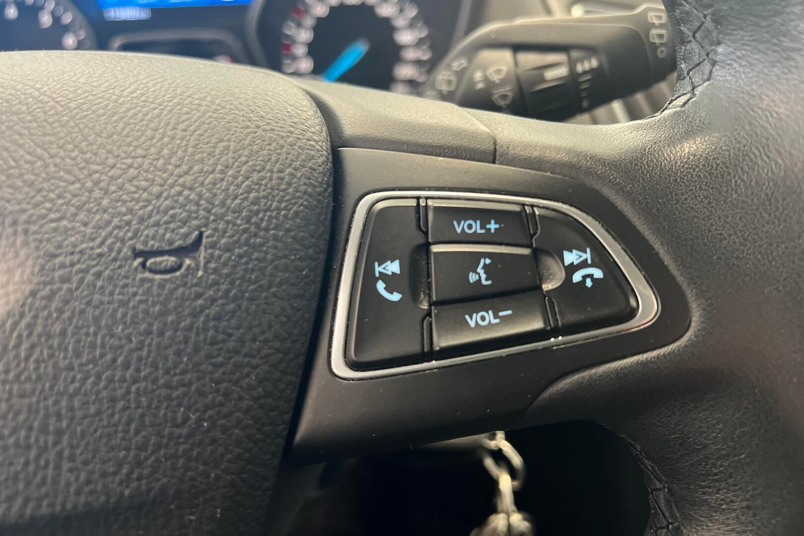 Ford Focus iso kuva 18