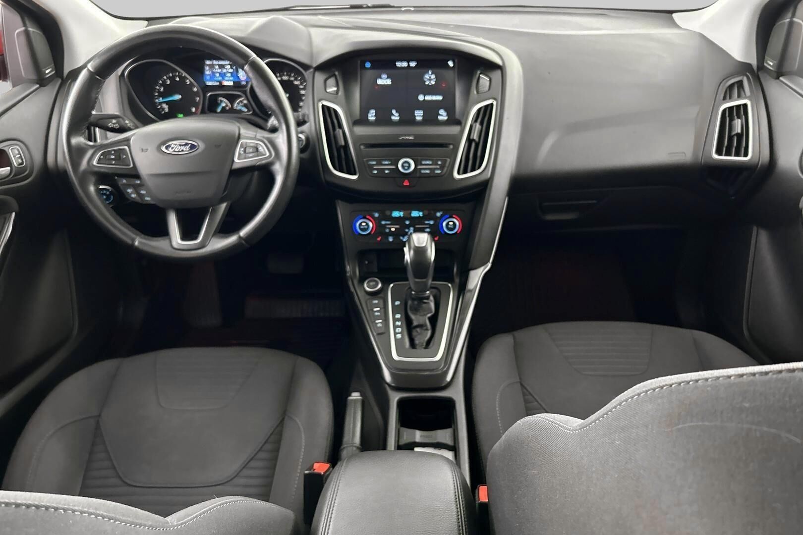 Ford Focus iso kuva 9
