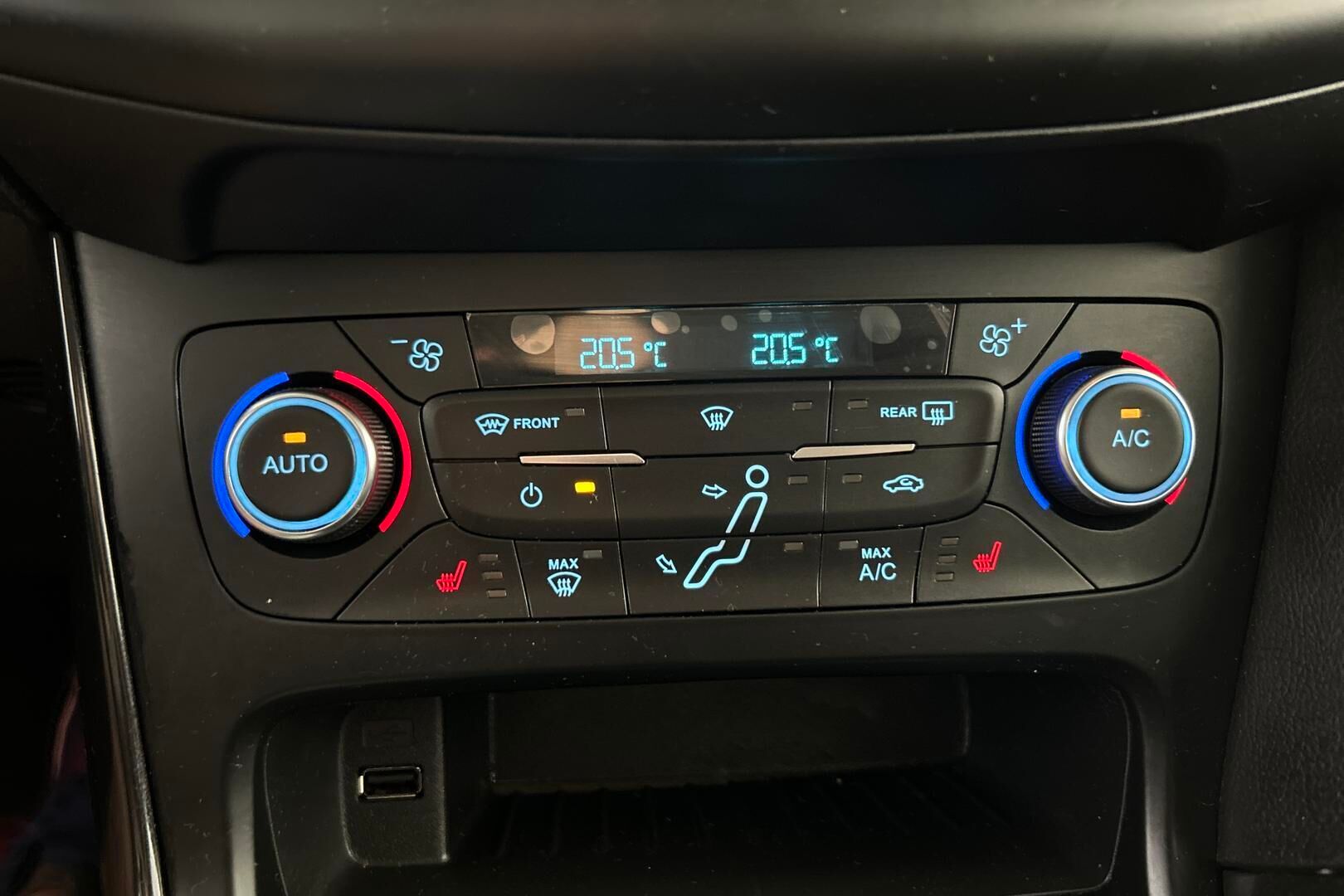 Ford Focus iso kuva 22
