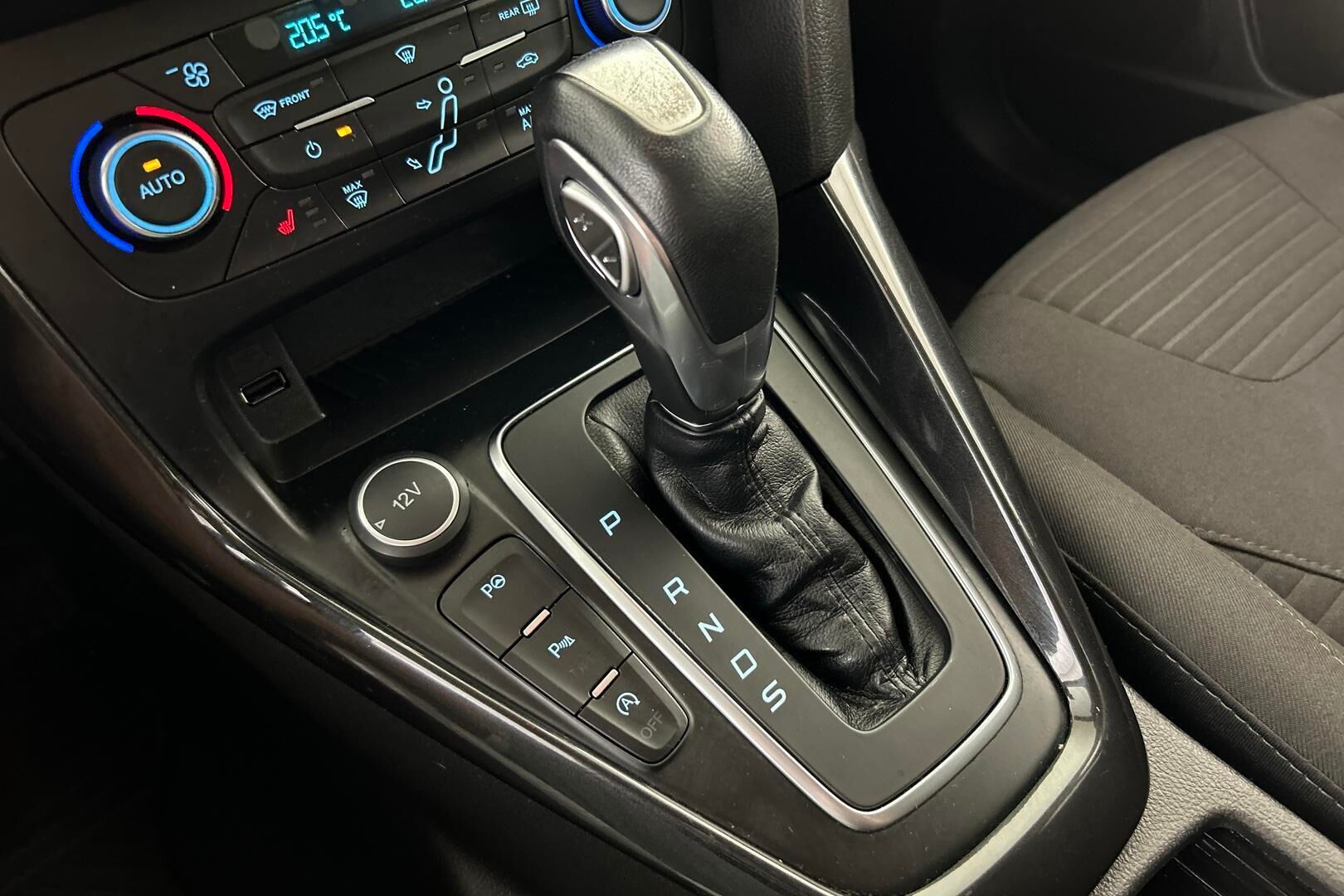 Ford Focus iso kuva 23