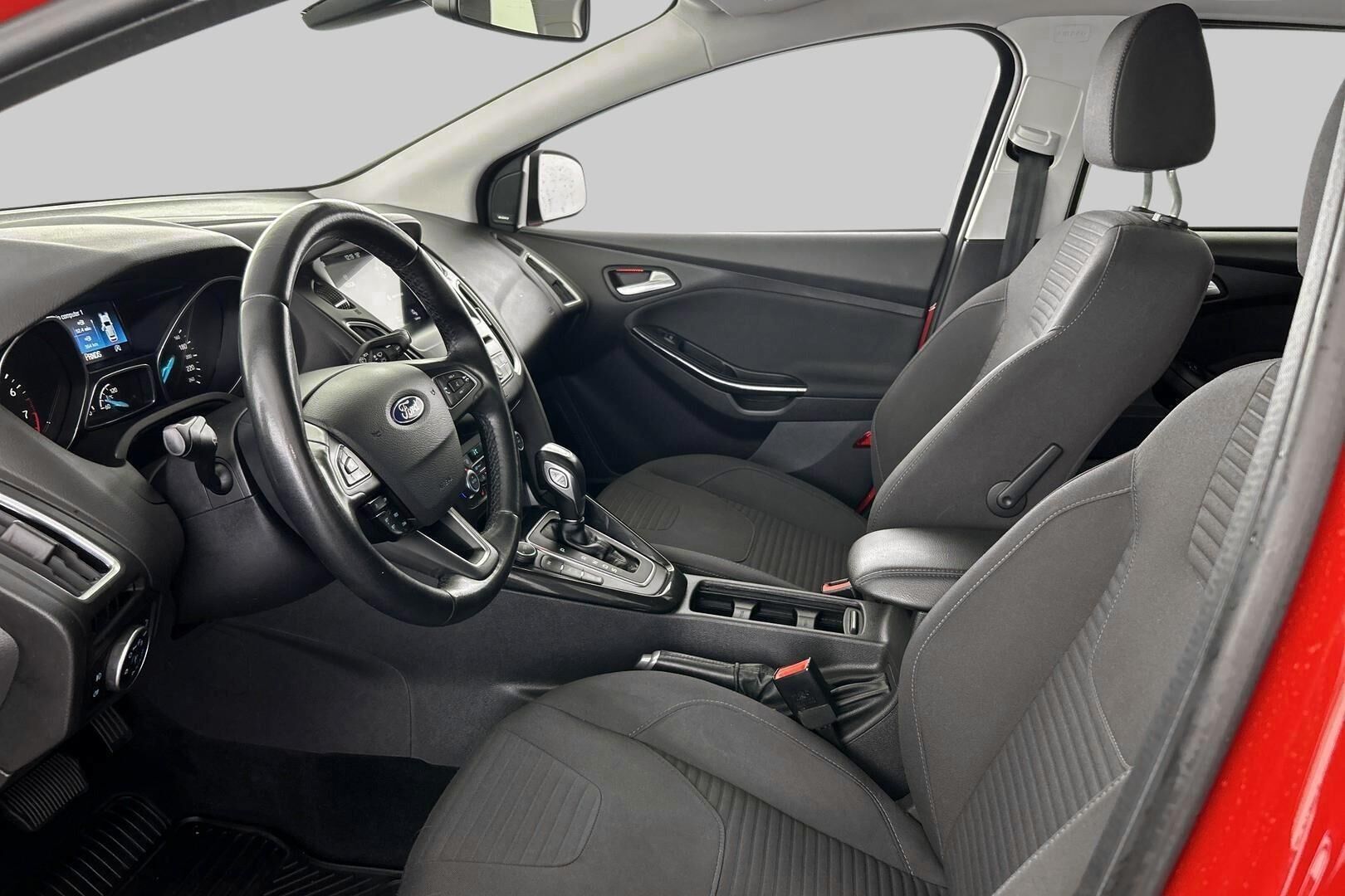 Ford Focus iso kuva 7