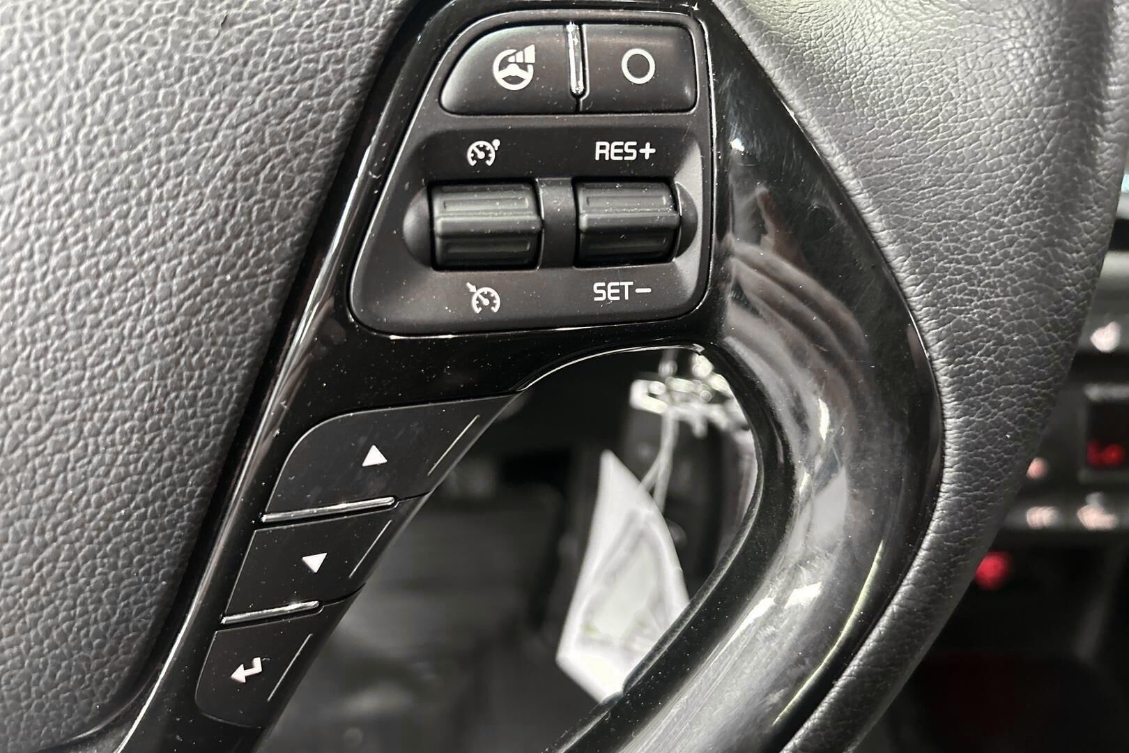 Kia cee'd iso kuva 17