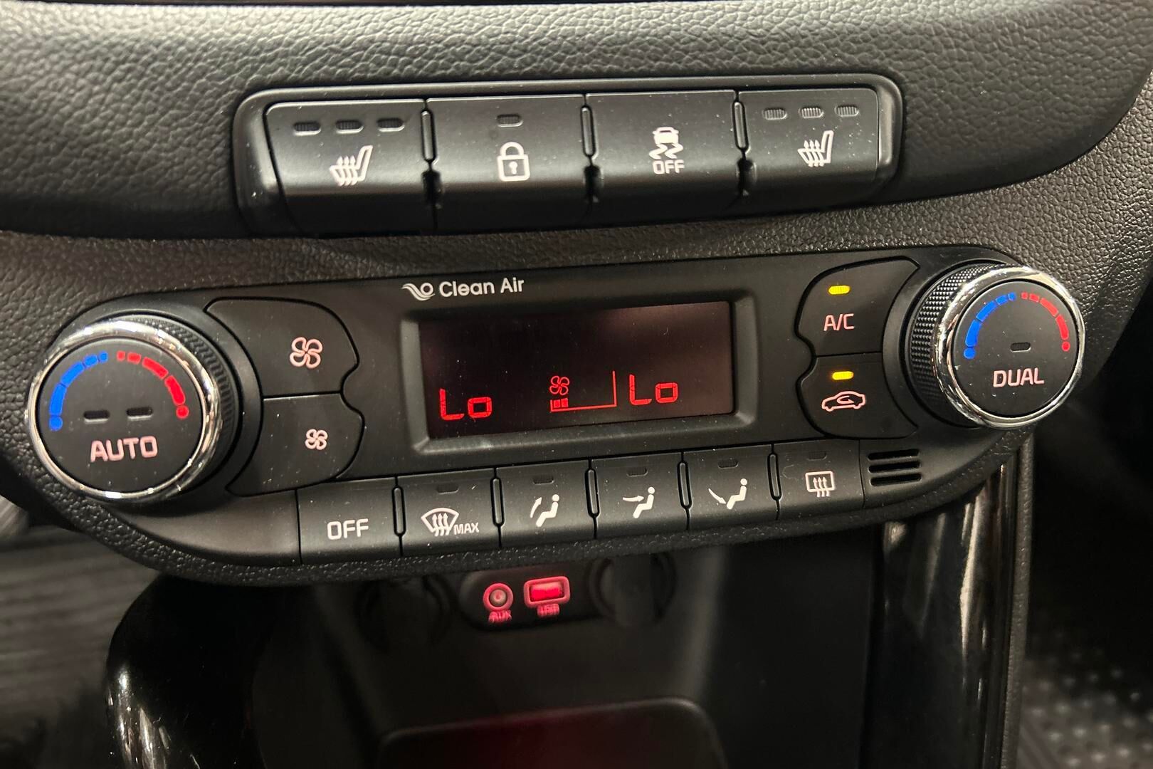 Kia cee'd iso kuva 22
