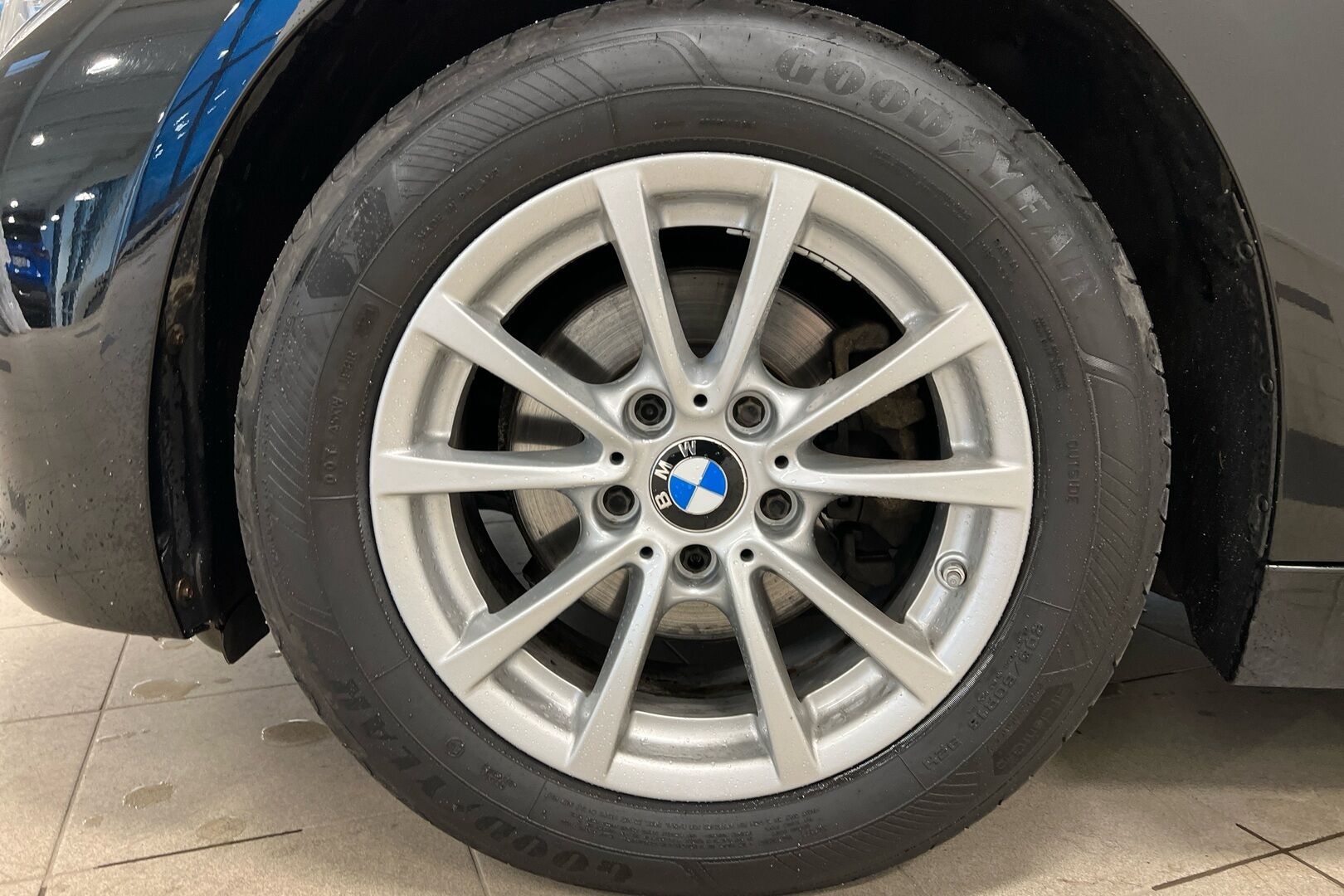BMW 3-sarja iso kuva 10