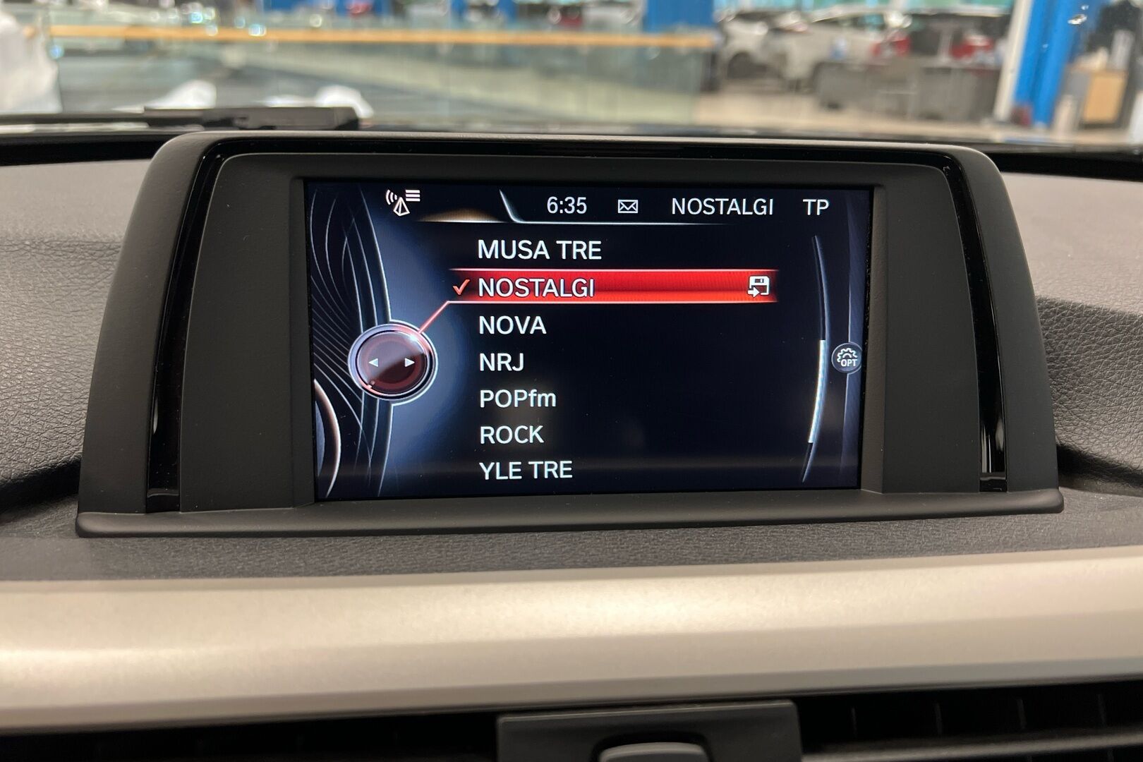 BMW 3-sarja iso kuva 12