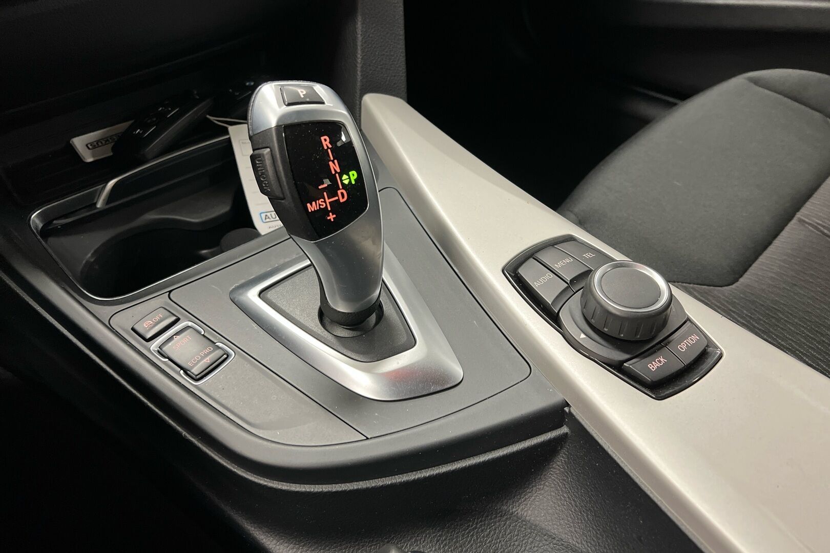 BMW 3-sarja iso kuva 14