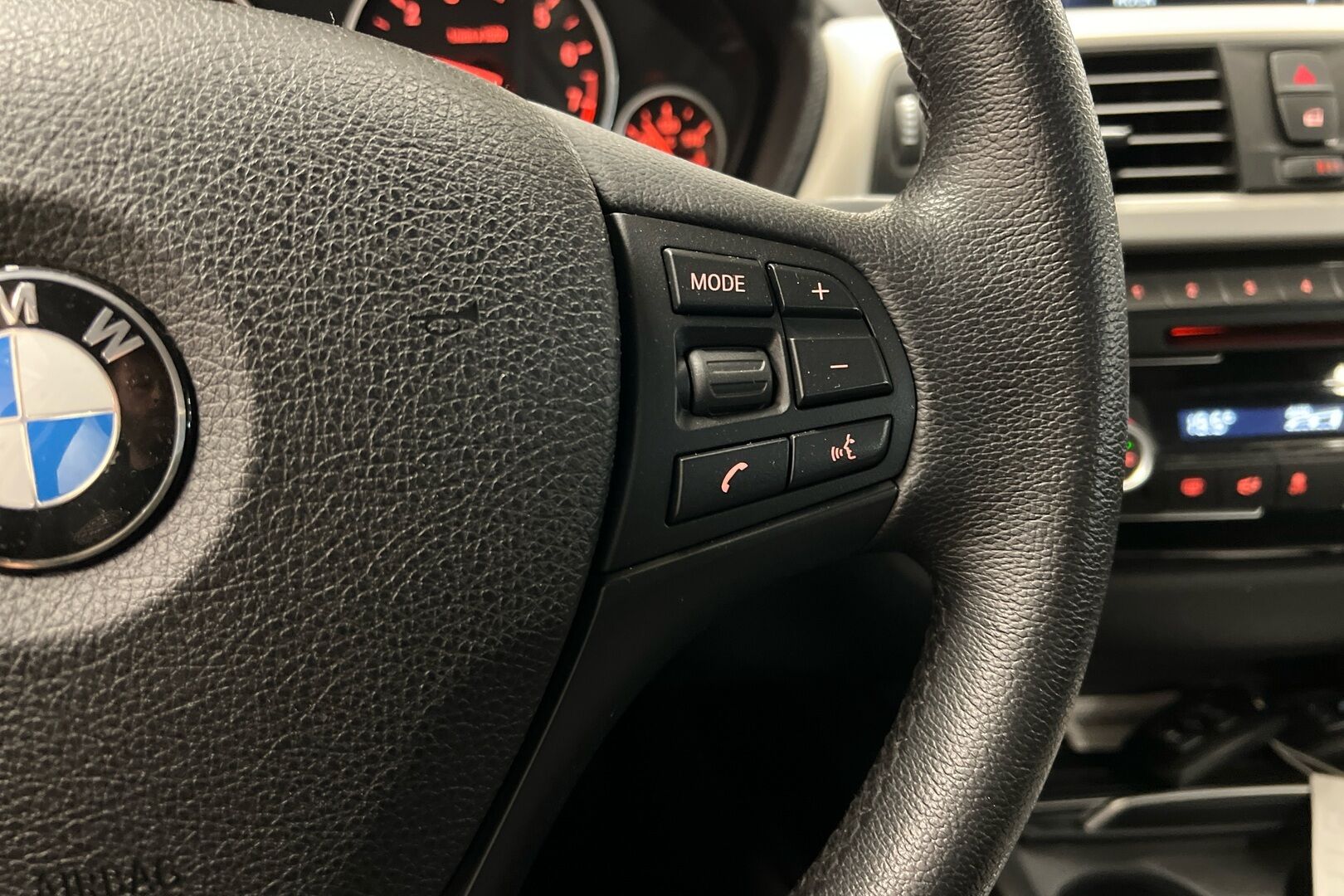 BMW 3-sarja iso kuva 15