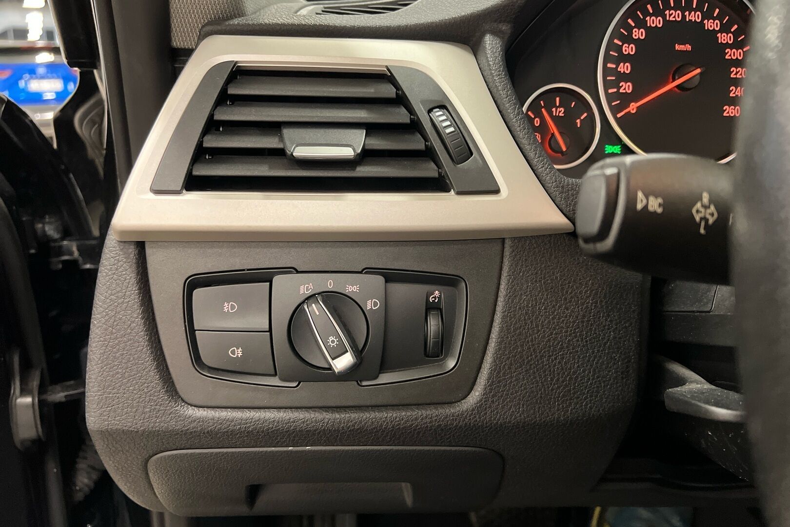 BMW 3-sarja iso kuva 18
