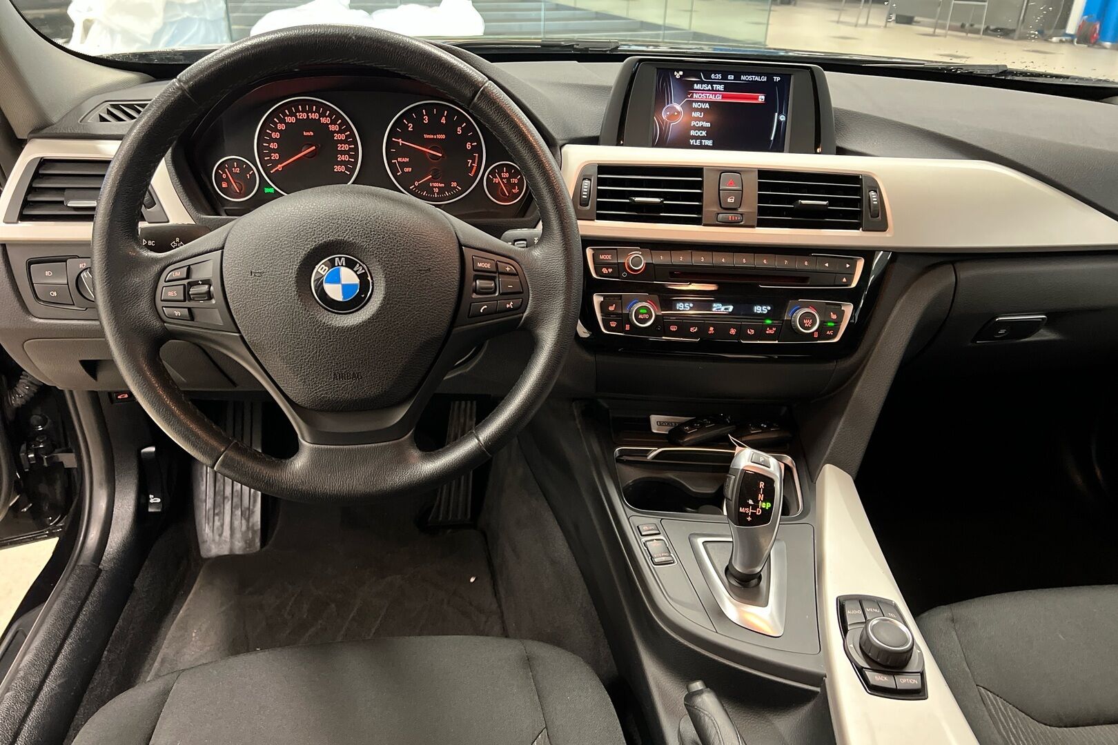 BMW 3-sarja iso kuva 20