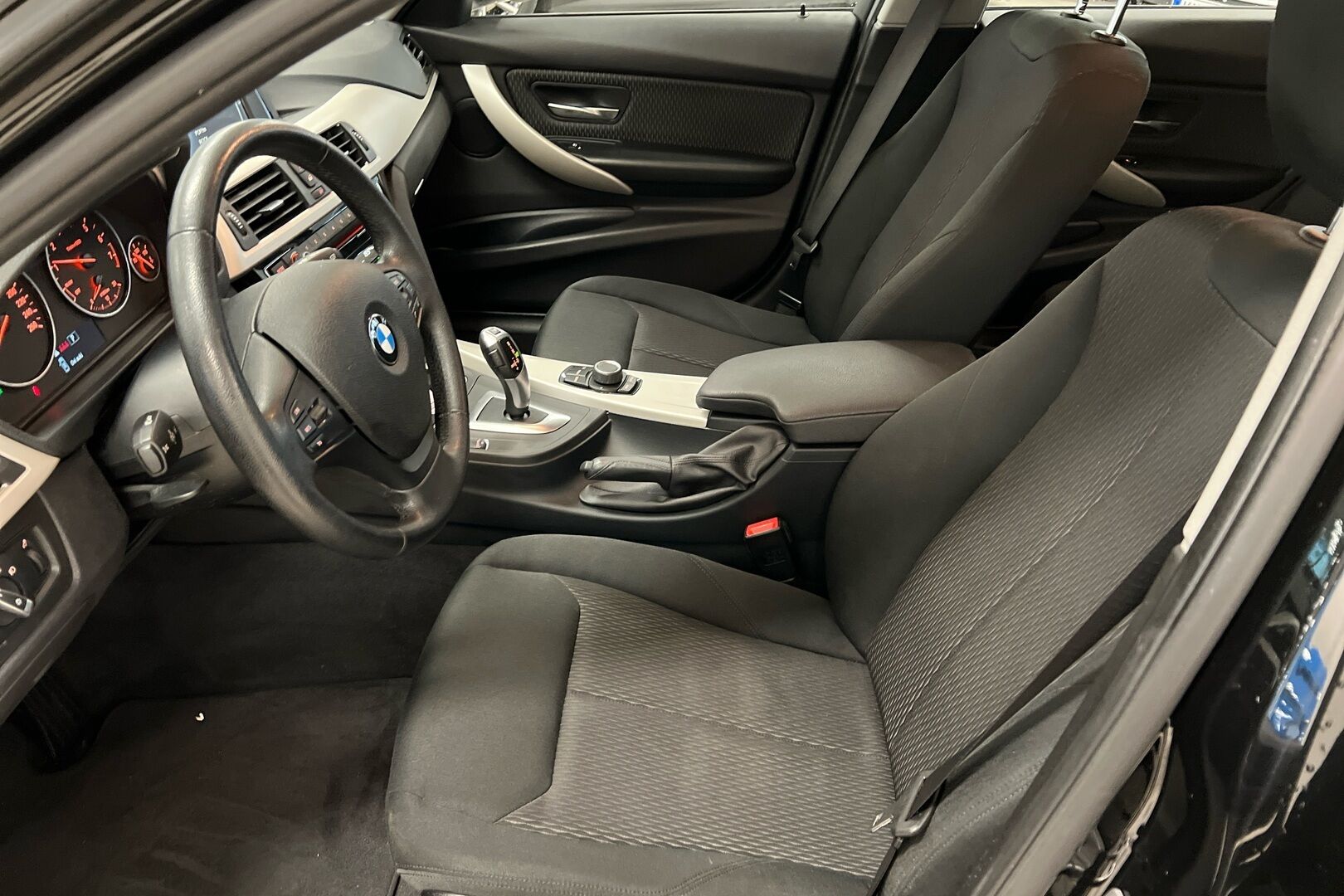 BMW 3-sarja iso kuva 7
