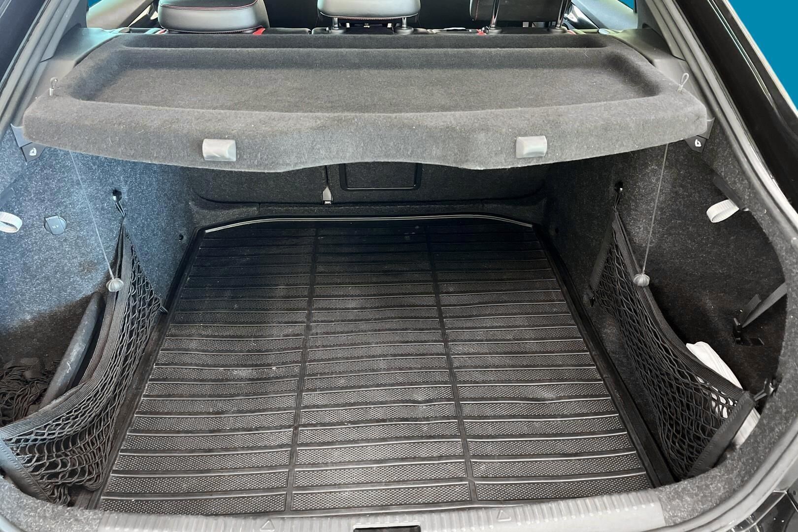 Skoda Octavia iso kuva 12
