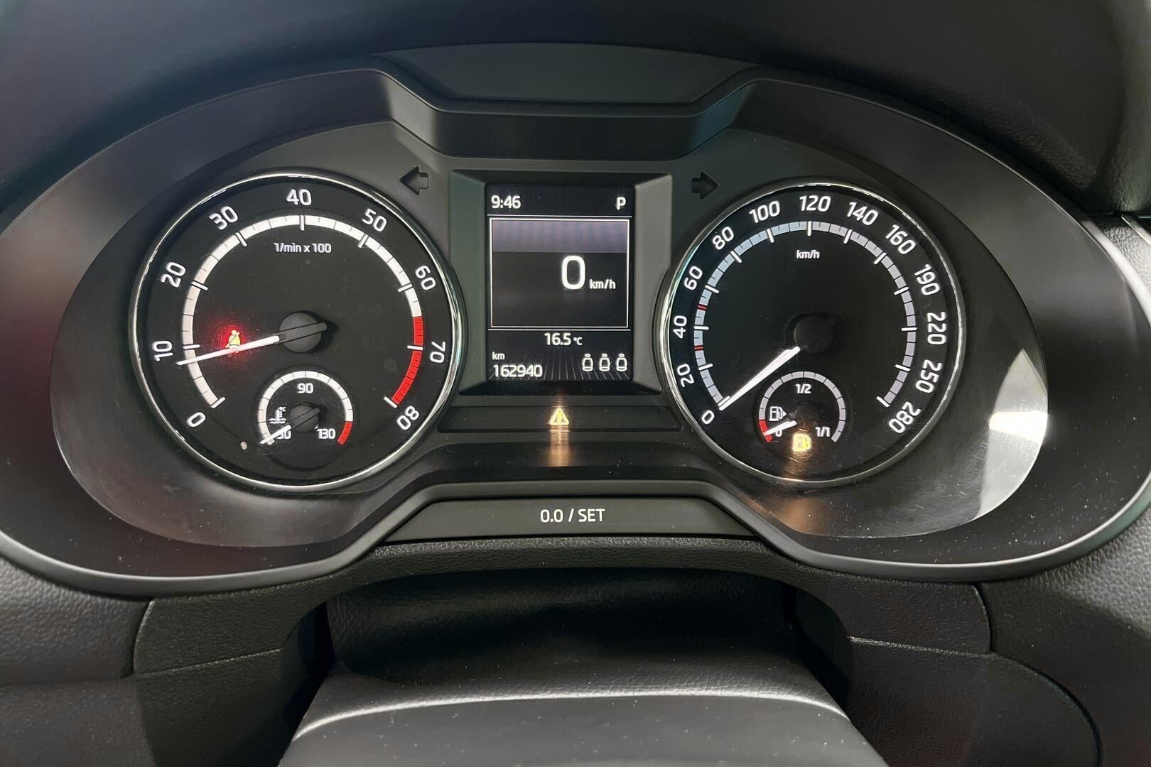 Skoda Octavia iso kuva 14