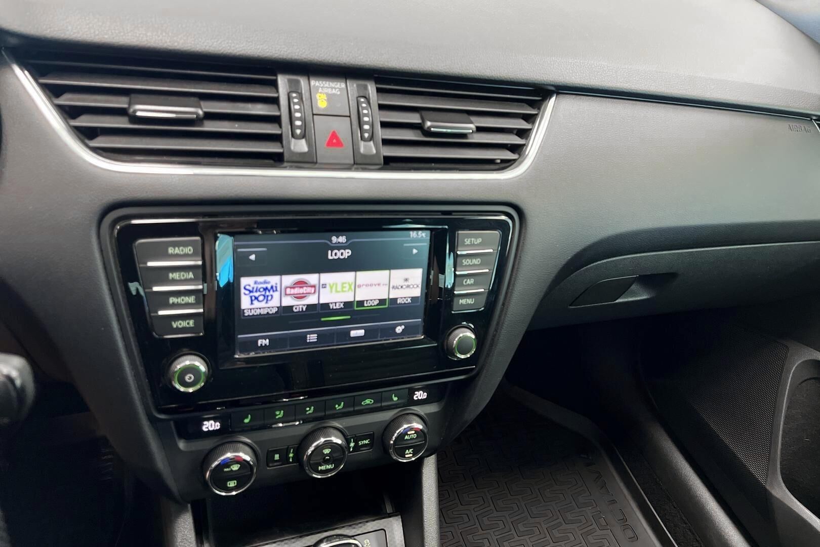Skoda Octavia iso kuva 15