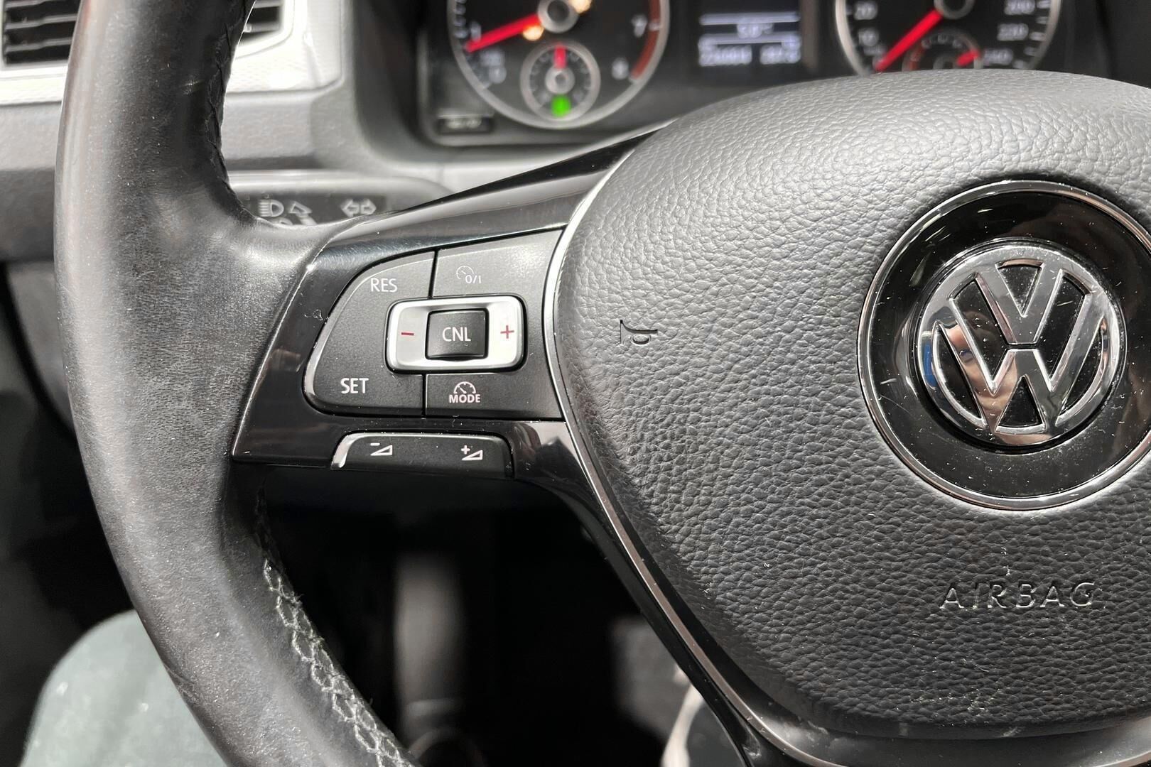 Volkswagen Caddy Maxi iso kuva 18