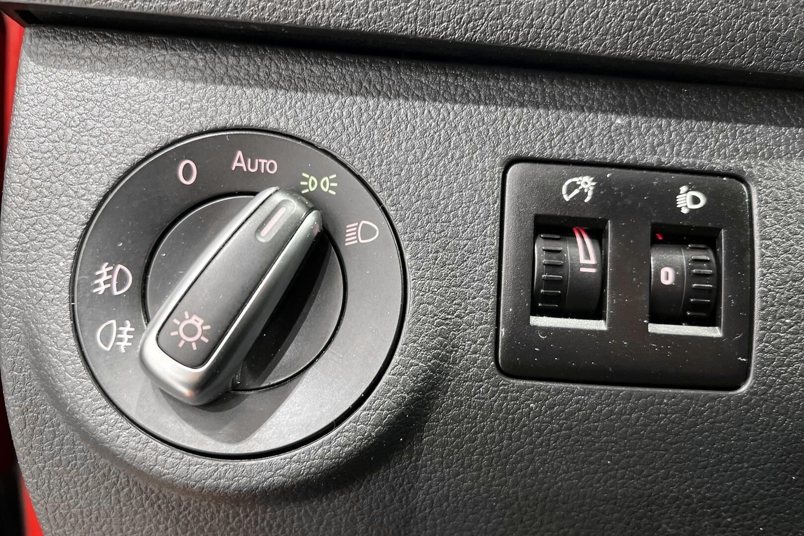 Volkswagen Caddy Maxi iso kuva 19