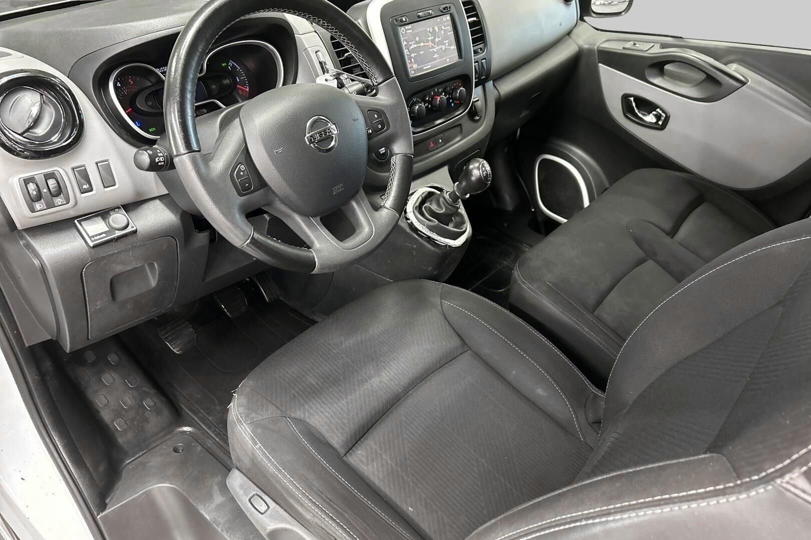 Nissan NV300 iso kuva 9