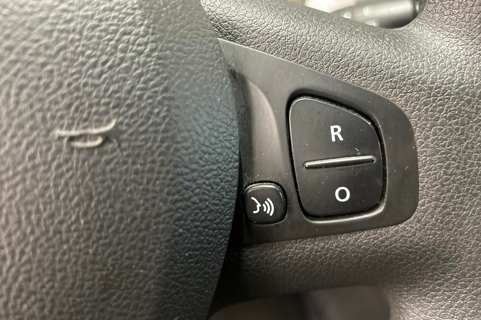 Nissan NV300 iso kuva 17