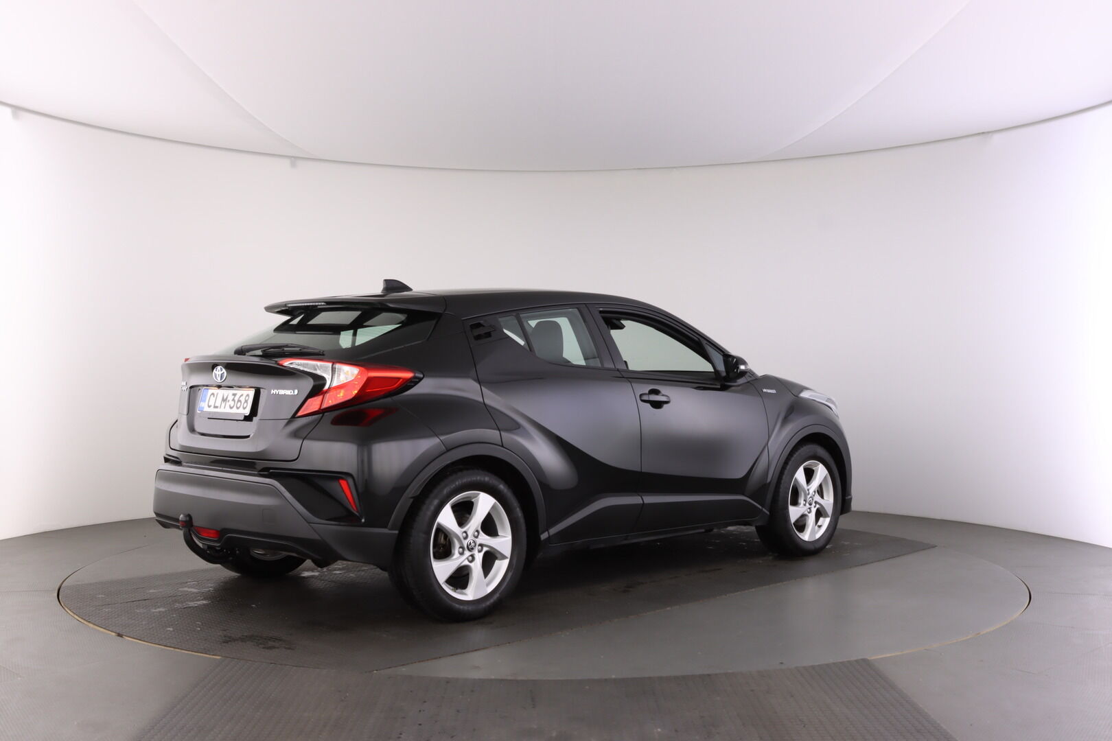 Toyota C-HR iso kuva 8