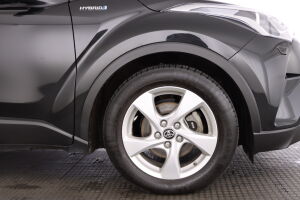 Toyota C-HR esikatselu 10