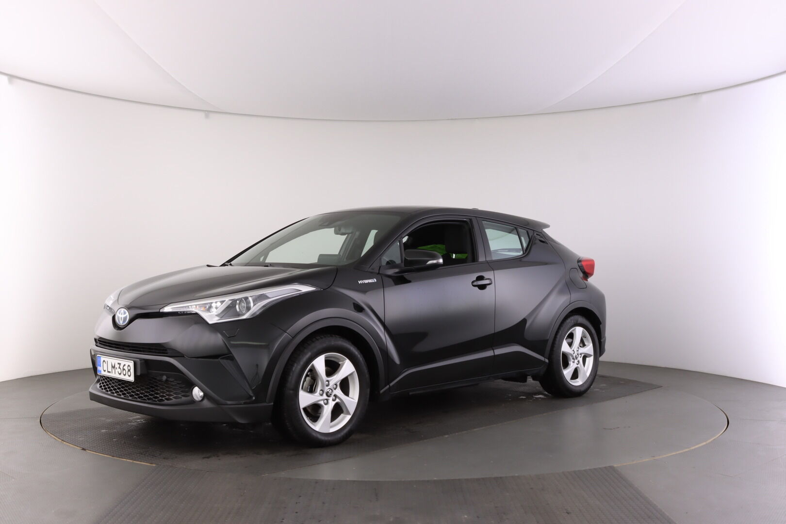 Toyota C-HR iso kuva 6