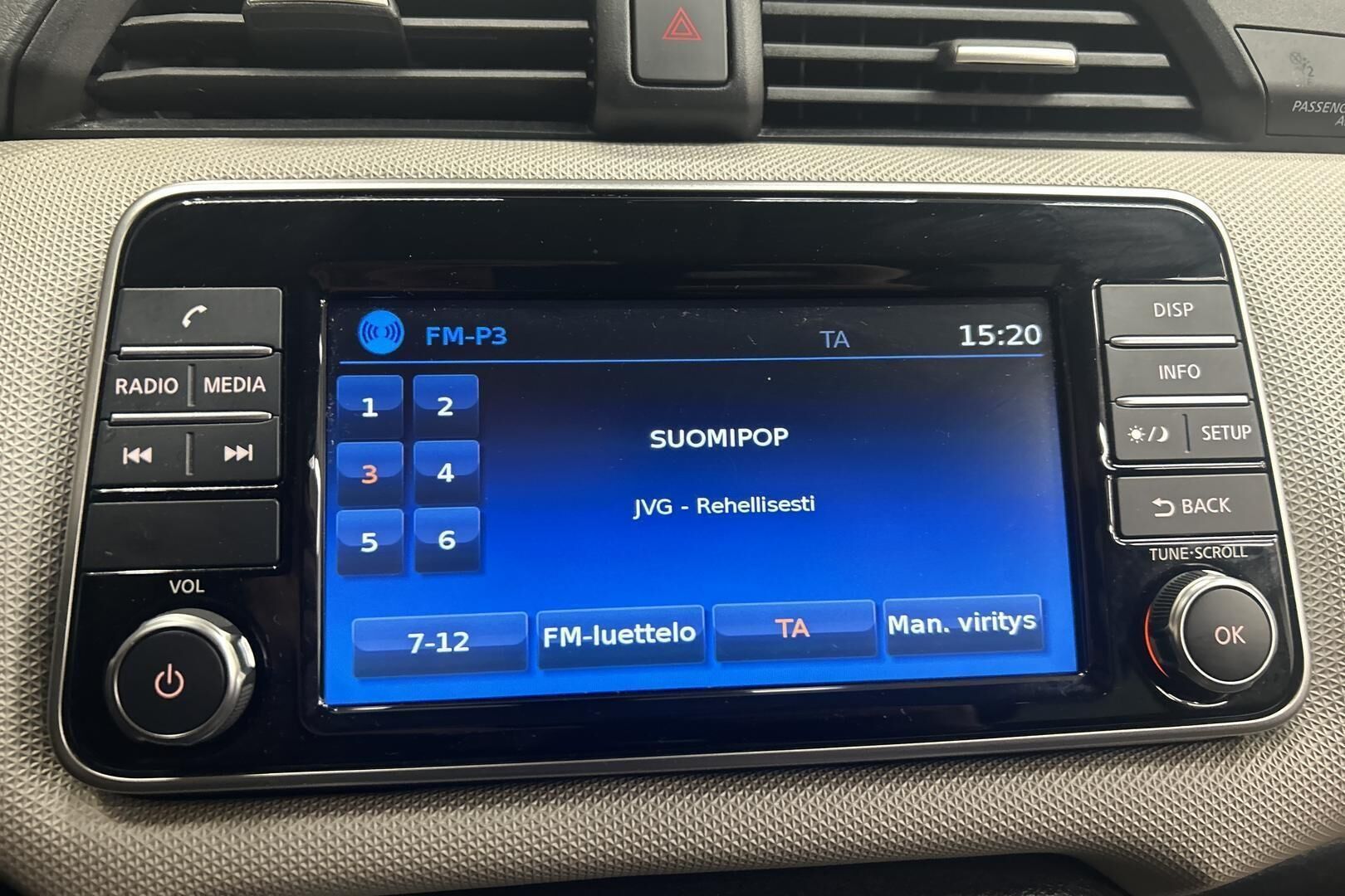 Nissan Micra iso kuva 16