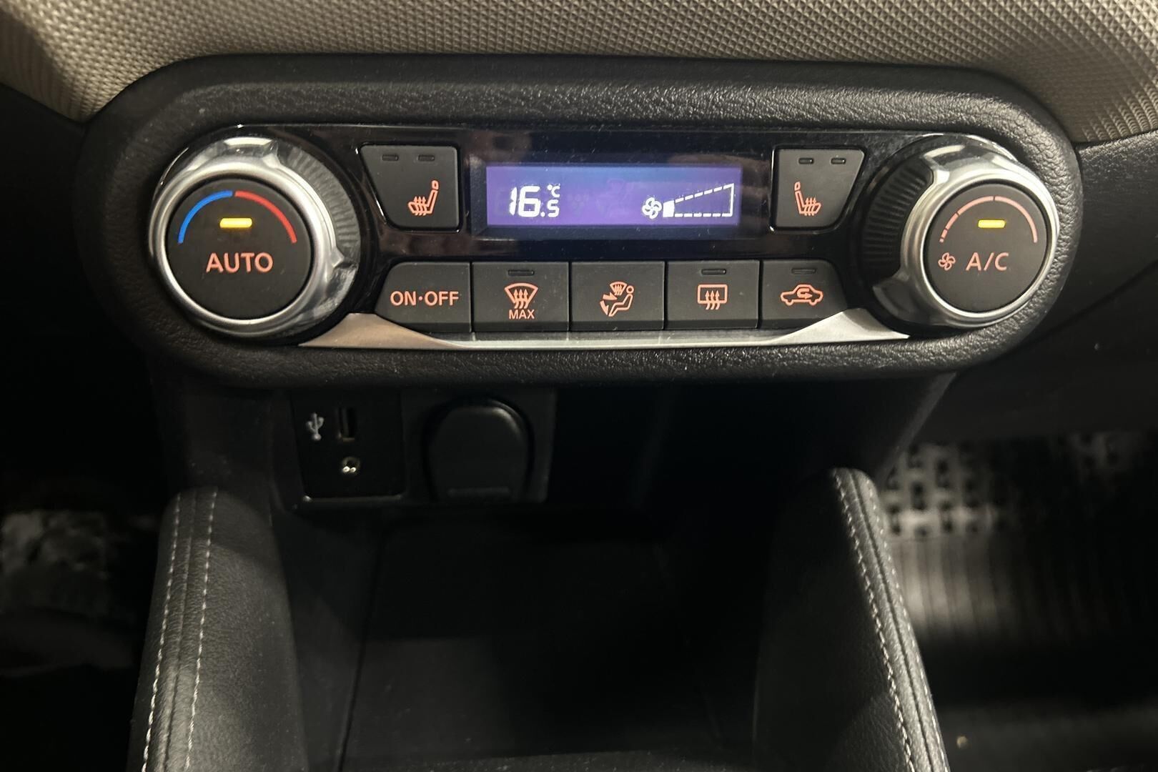Nissan Micra iso kuva 17