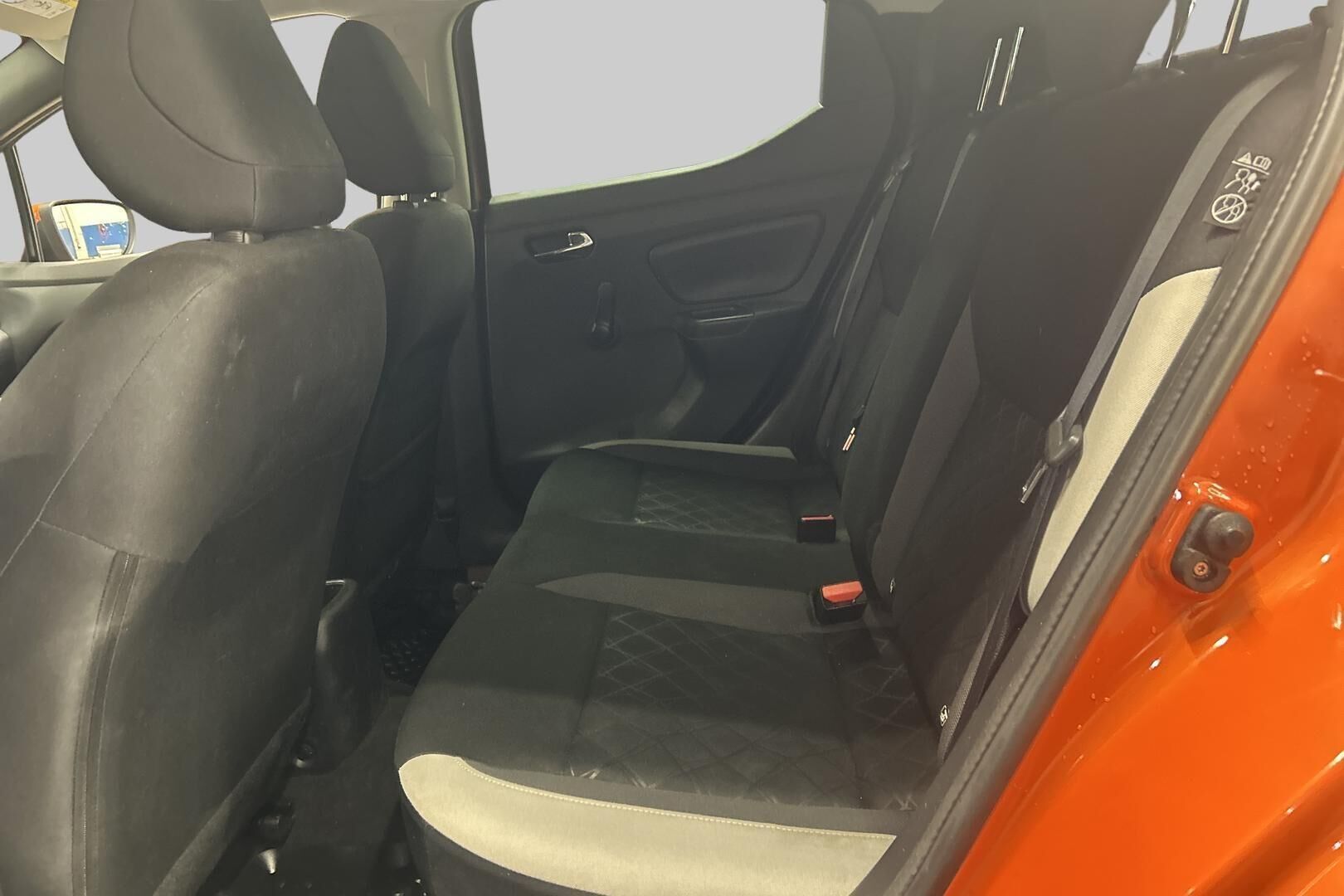 Nissan Micra iso kuva 9