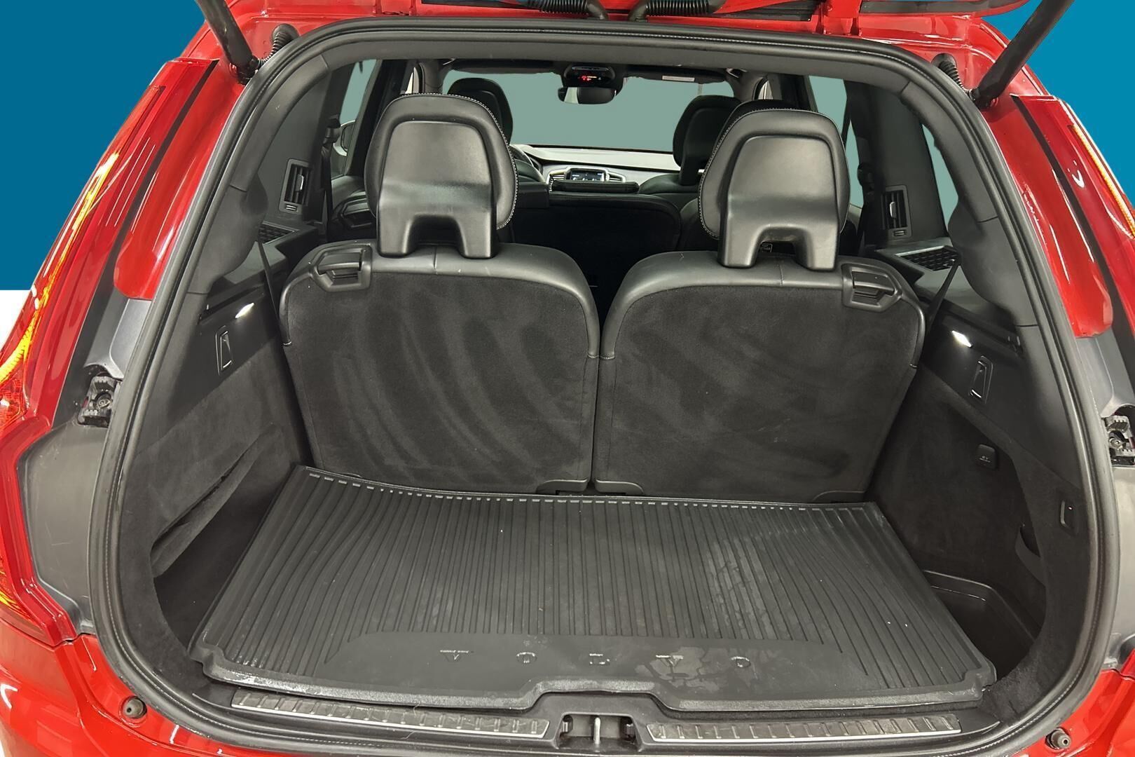 Volvo XC90 iso kuva 12