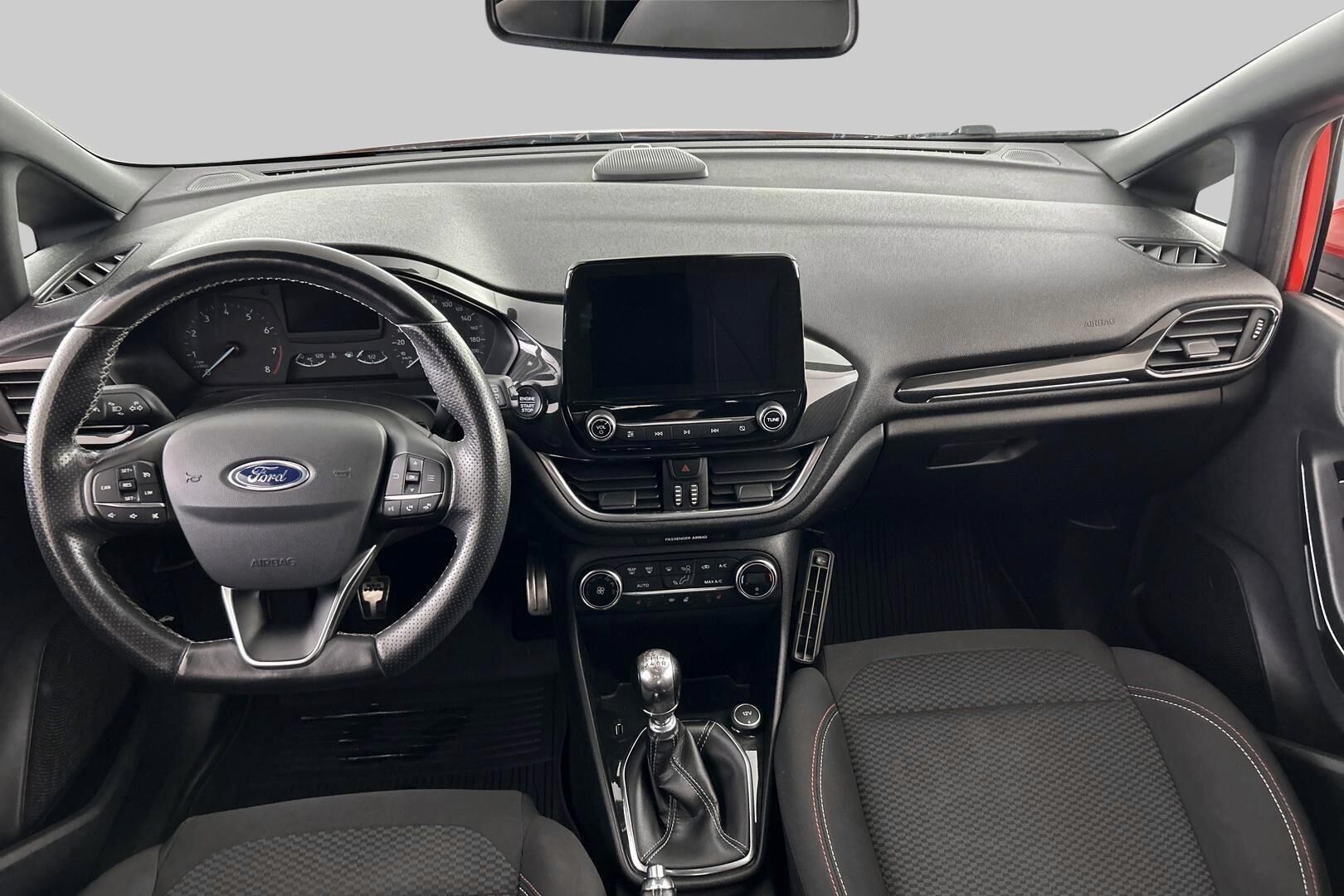 Ford Fiesta iso kuva 10
